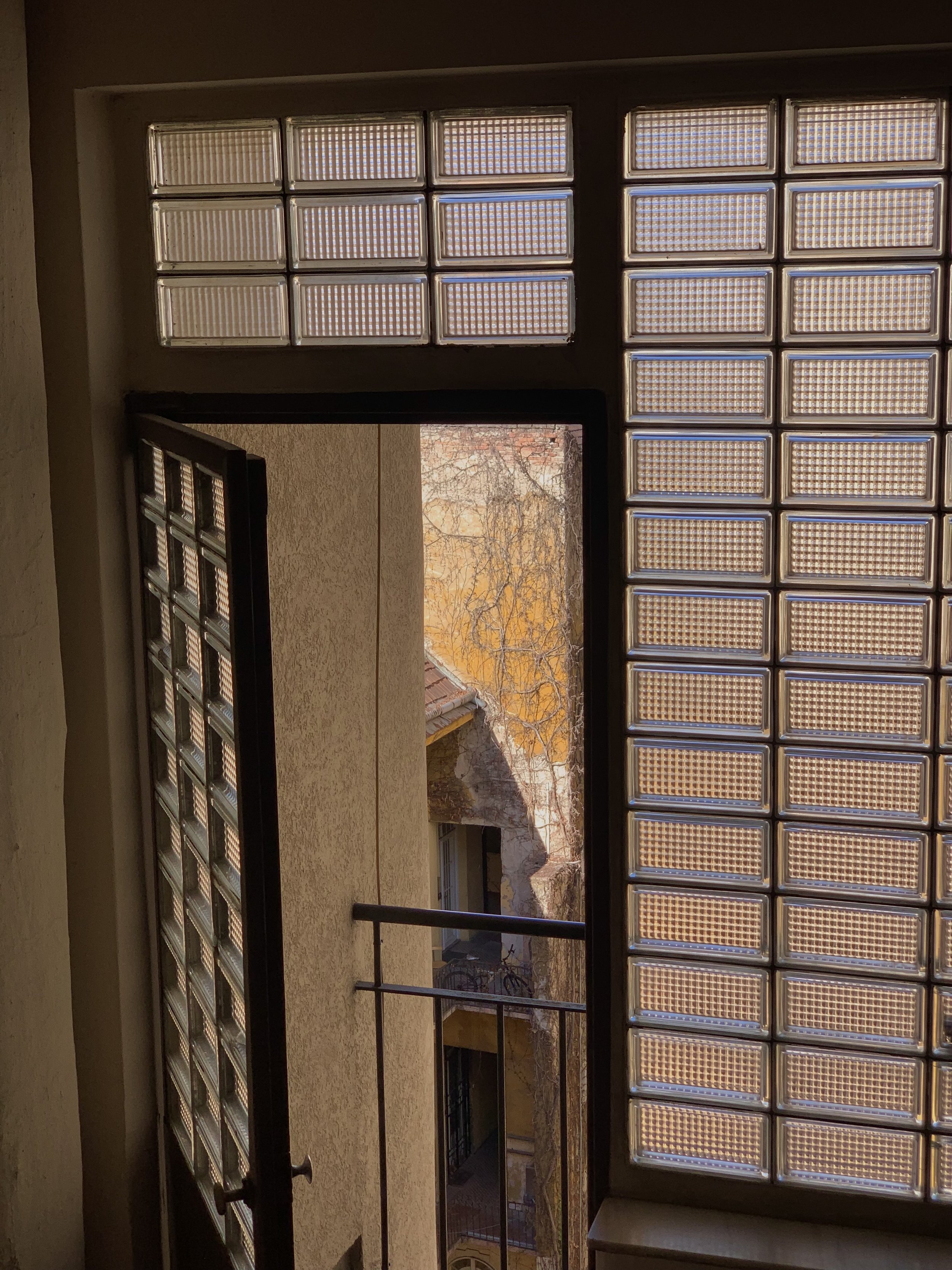 The heart of an apartment building. Budapest, Hungary (2022)
