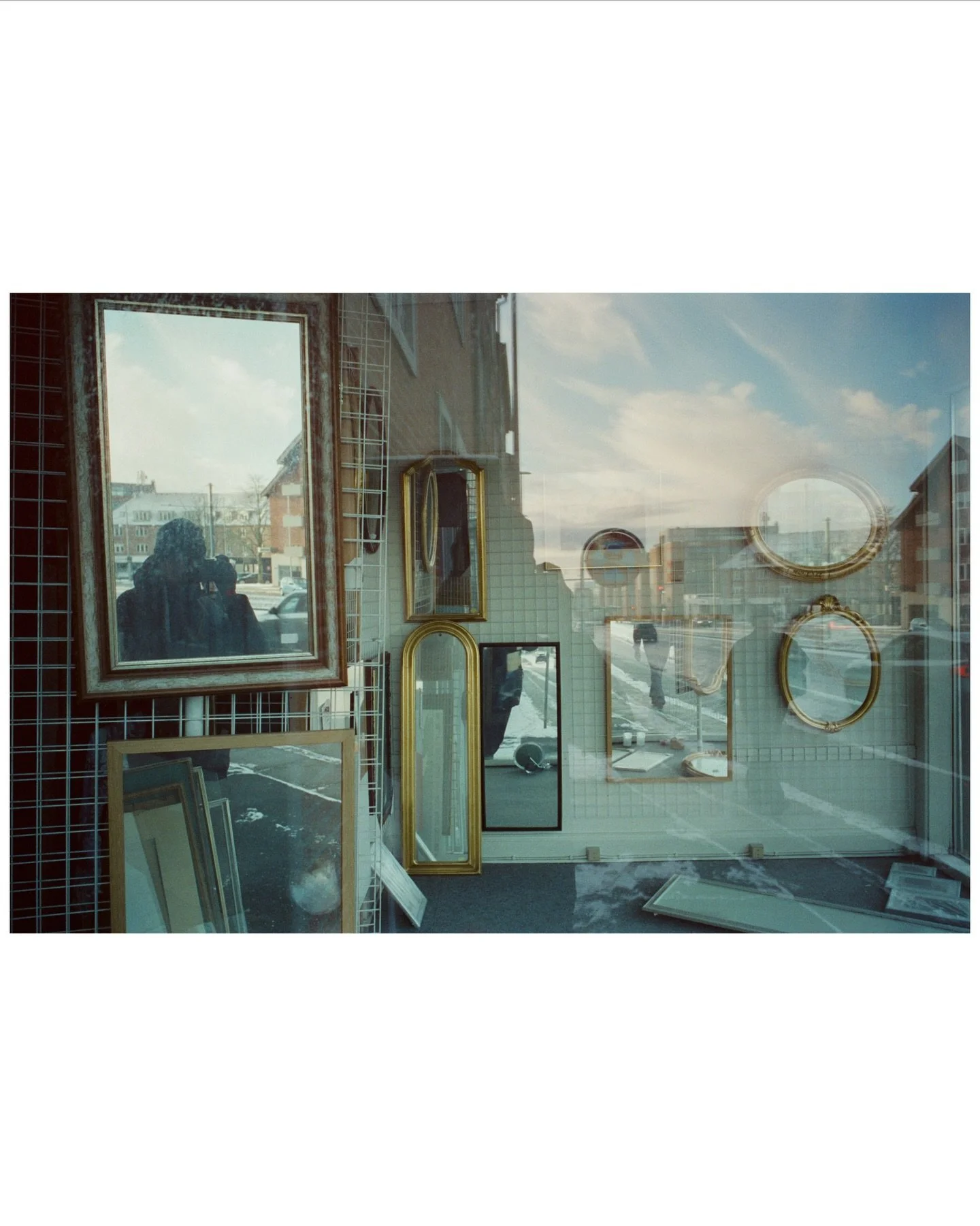 Saying goodbye to winter and last bits of snow

Leica M6
Candido 800

#35mm #filmphotography #leicafilmfriends