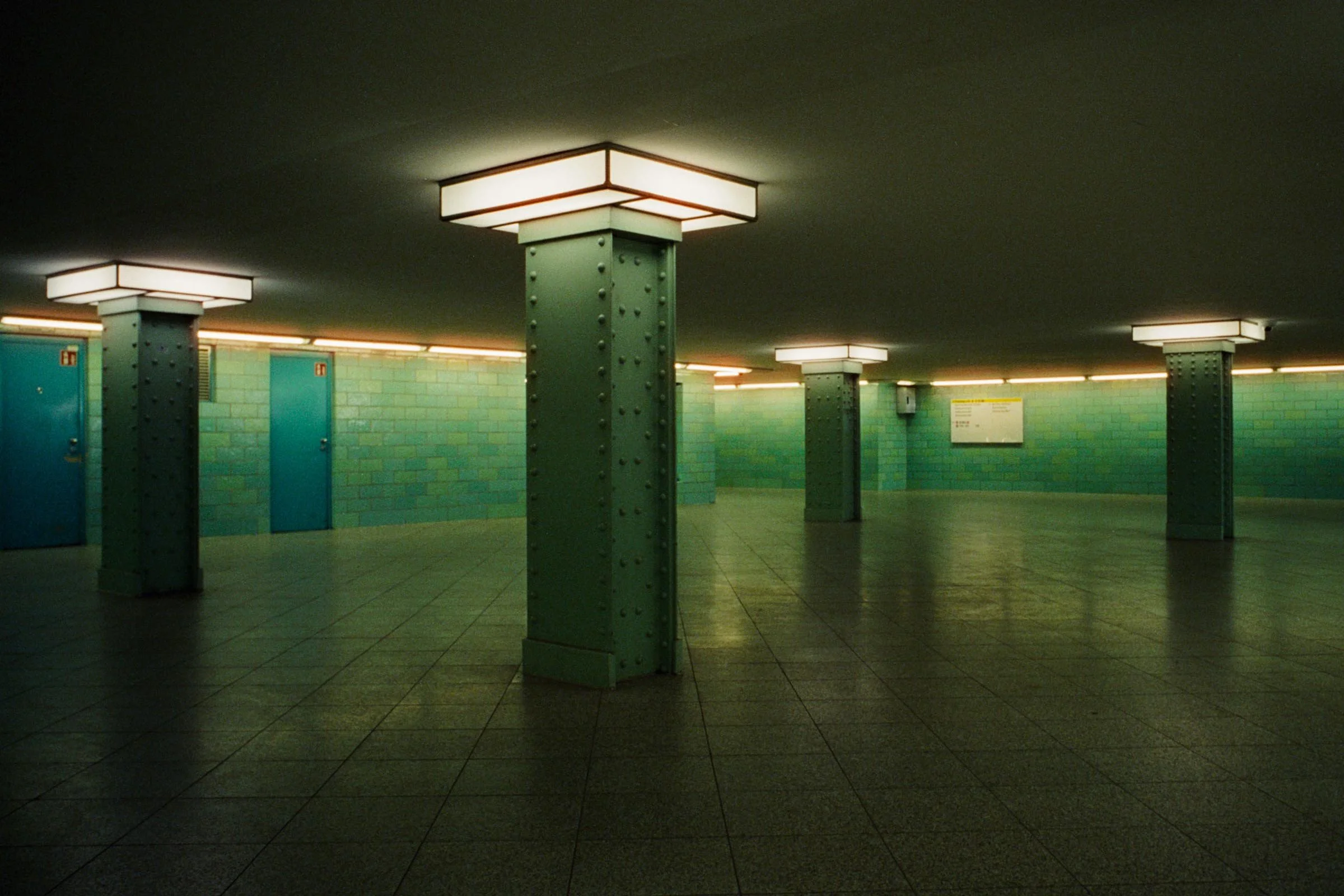 000077590019-5_1.jpg
