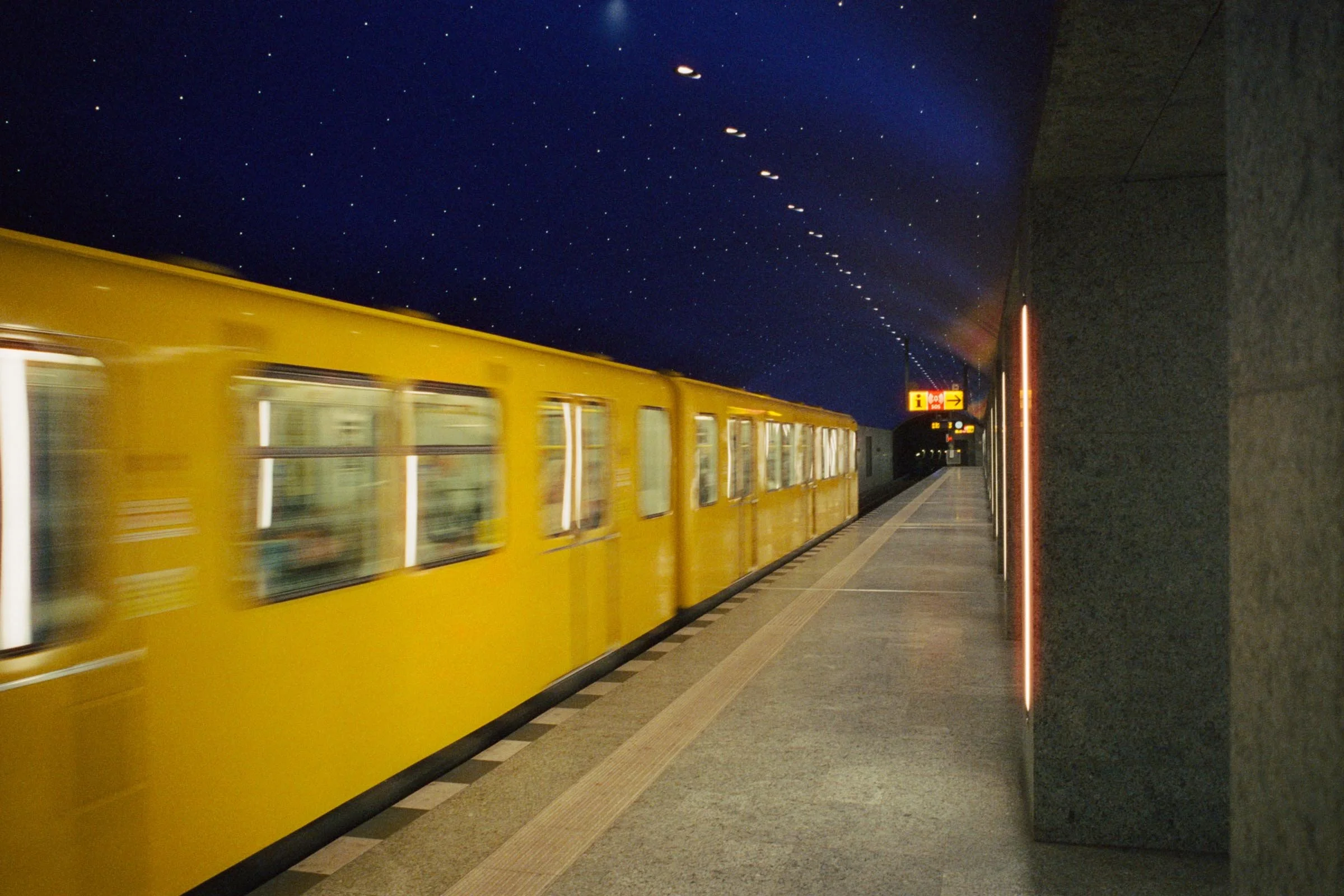 000077590008-4_1.jpg
