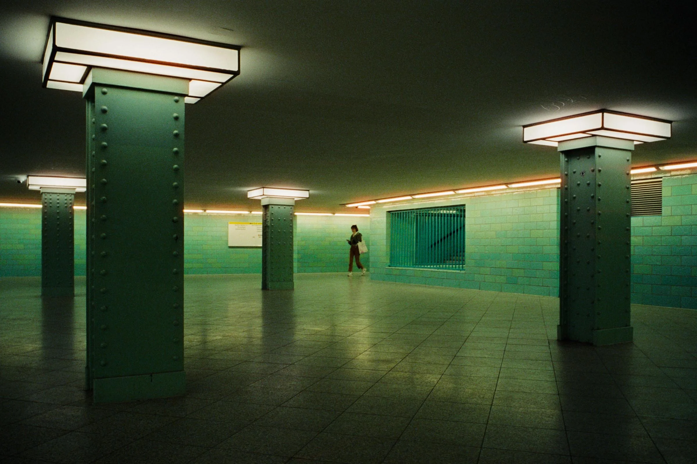 000077590021-4_1.jpg