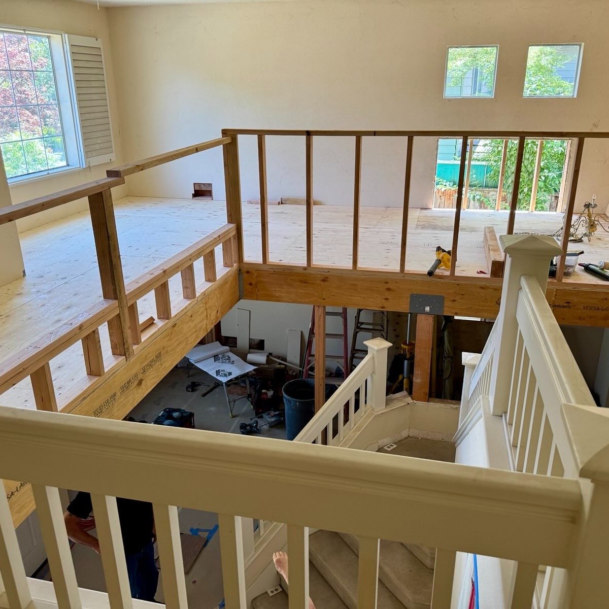 Double high ceilings and want a new home office without bumping out the house? A good candidate for a modest mezzanine addition! The framing is just about done on this #Sonoma project. 

#spaceplanning #homeremodel