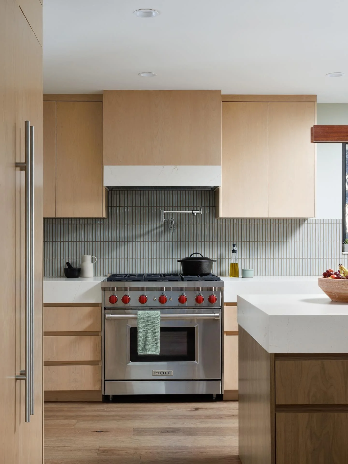 Serene and contemporary interiors of our recently completed Napa project, certainly a favorite of ours from last year!

Architecture &amp; Interiors: @sdl_residential_design 
Photography: @tim.d.coy.photography