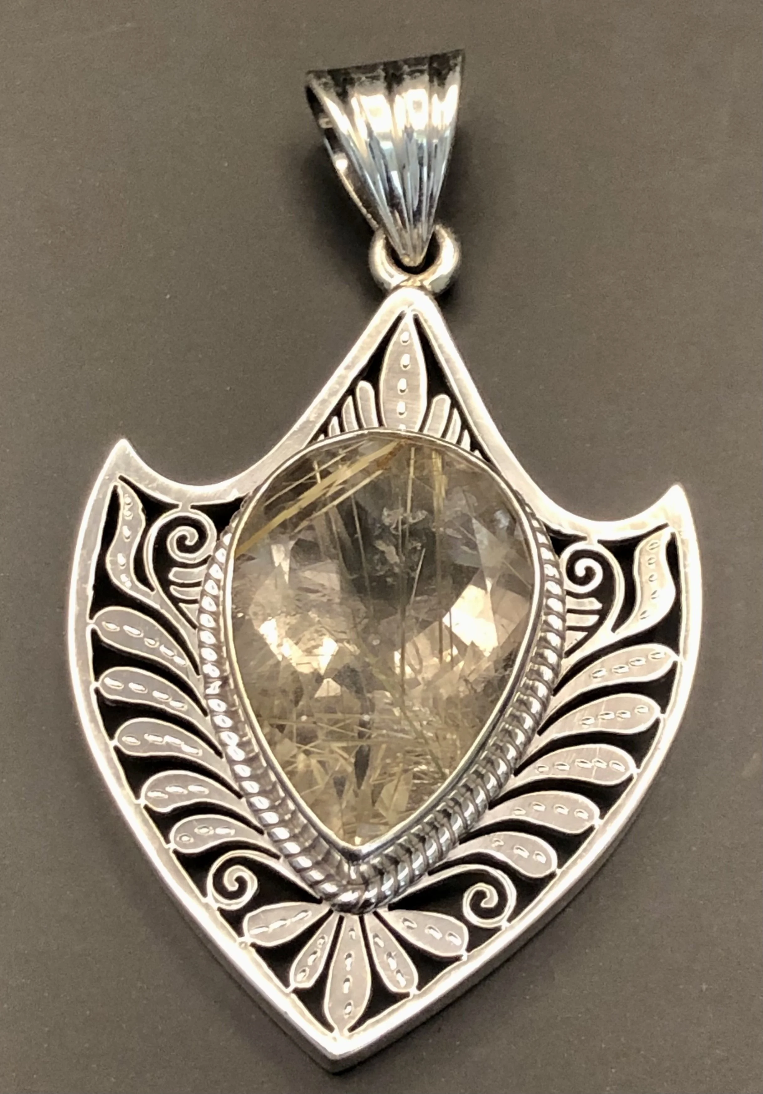 Jali pendant (with Rutile)