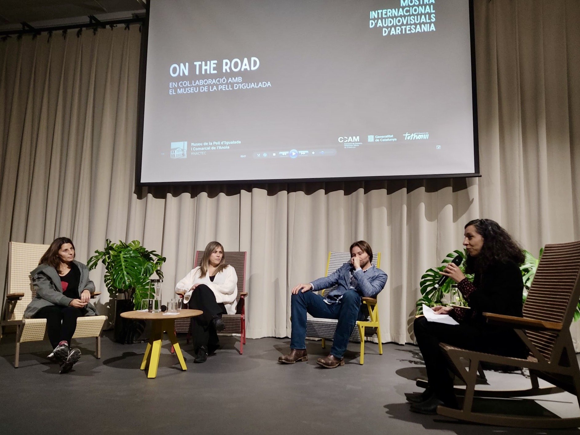 museu-pell-igualada-mostra-onthe-road-silviaguillen-nubuckcuir-bobilaaguilera-bbintervencions-artesania-de-catalunya.jpg