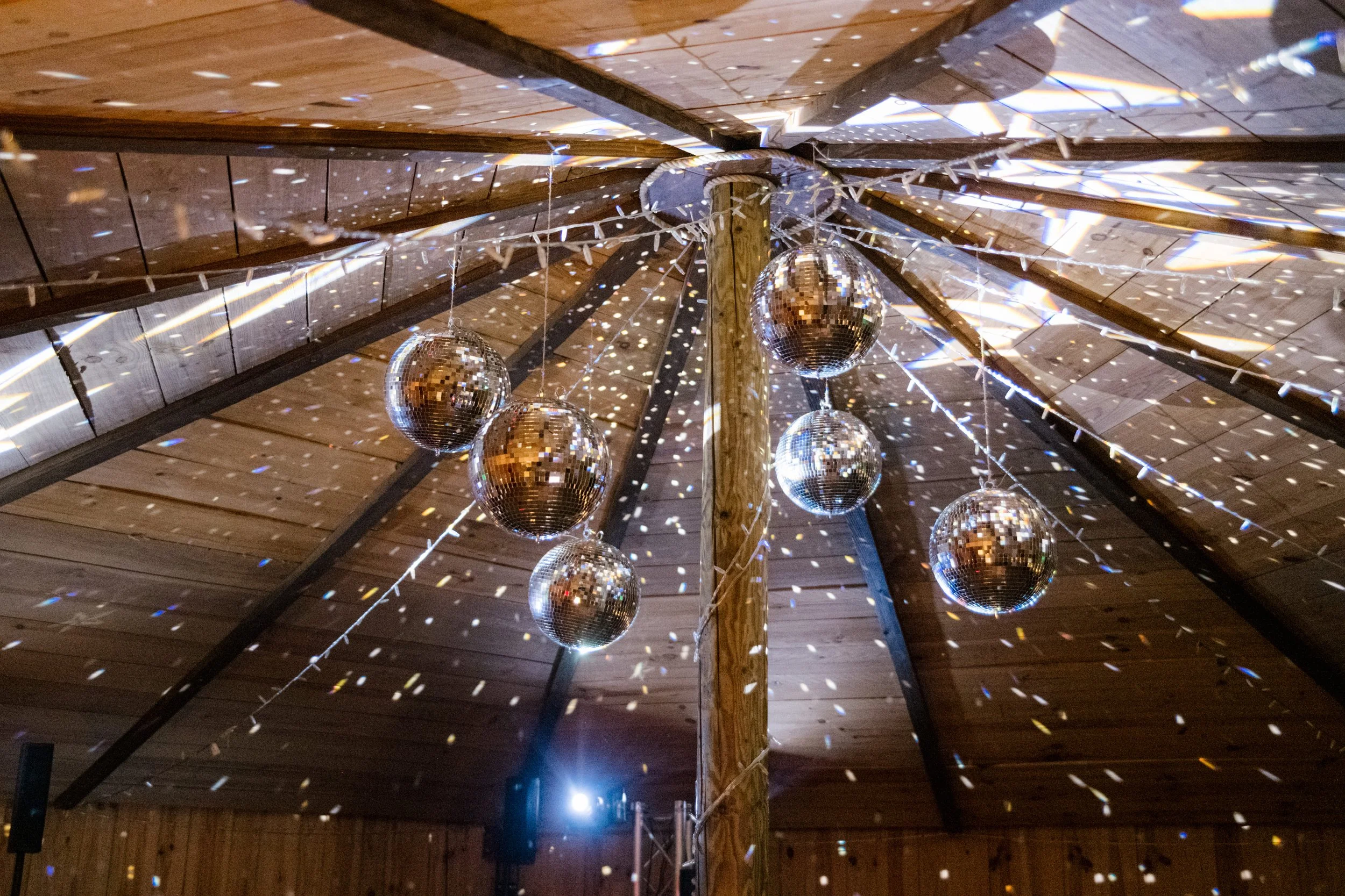 La magie de la coordination du jour J, notre formule Dancing in the Moonlight