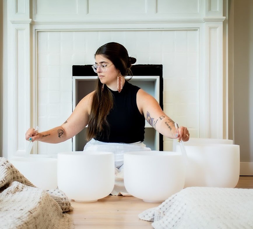 ✨ SUNDAY SOUND ✨

my next monthly sound bath is THIS sunday, 10/20!

take a moment to unwind and reconnect with yourself. 

sunday sound is a monthly guided experience at LIT life + yoga that starts with gentle yoga to help stretch and relax both bod