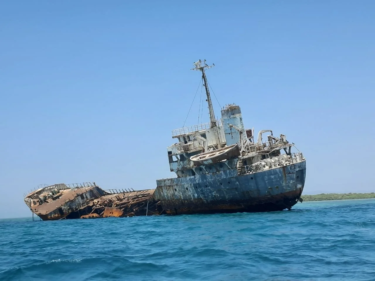 Shipwreck in Massawa-Barentu Tours.JPG