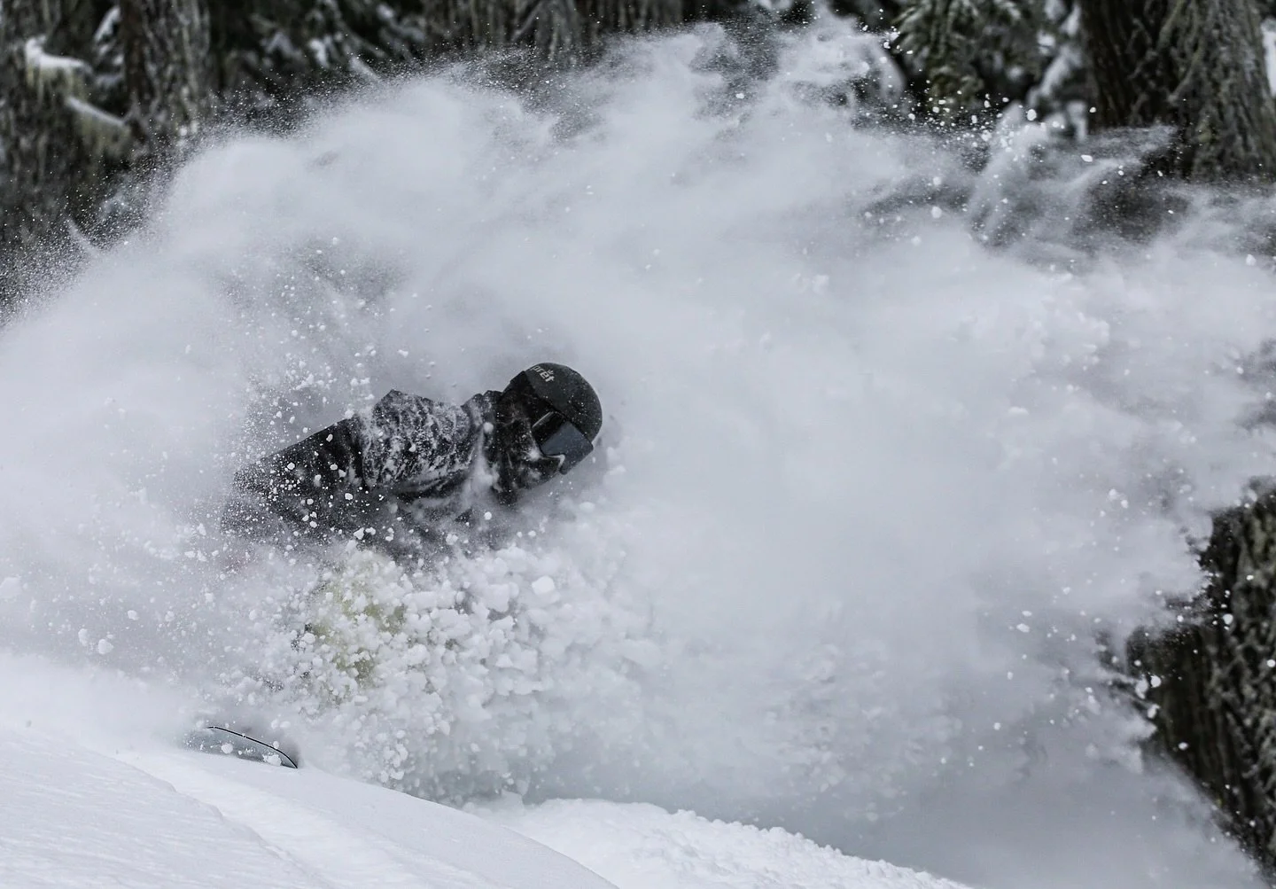 Such good waves this week.
See you all soon for the @gerrylopezsurfboards @bigwave_challenge @mtbachelor 

📸 @grantmyrdal