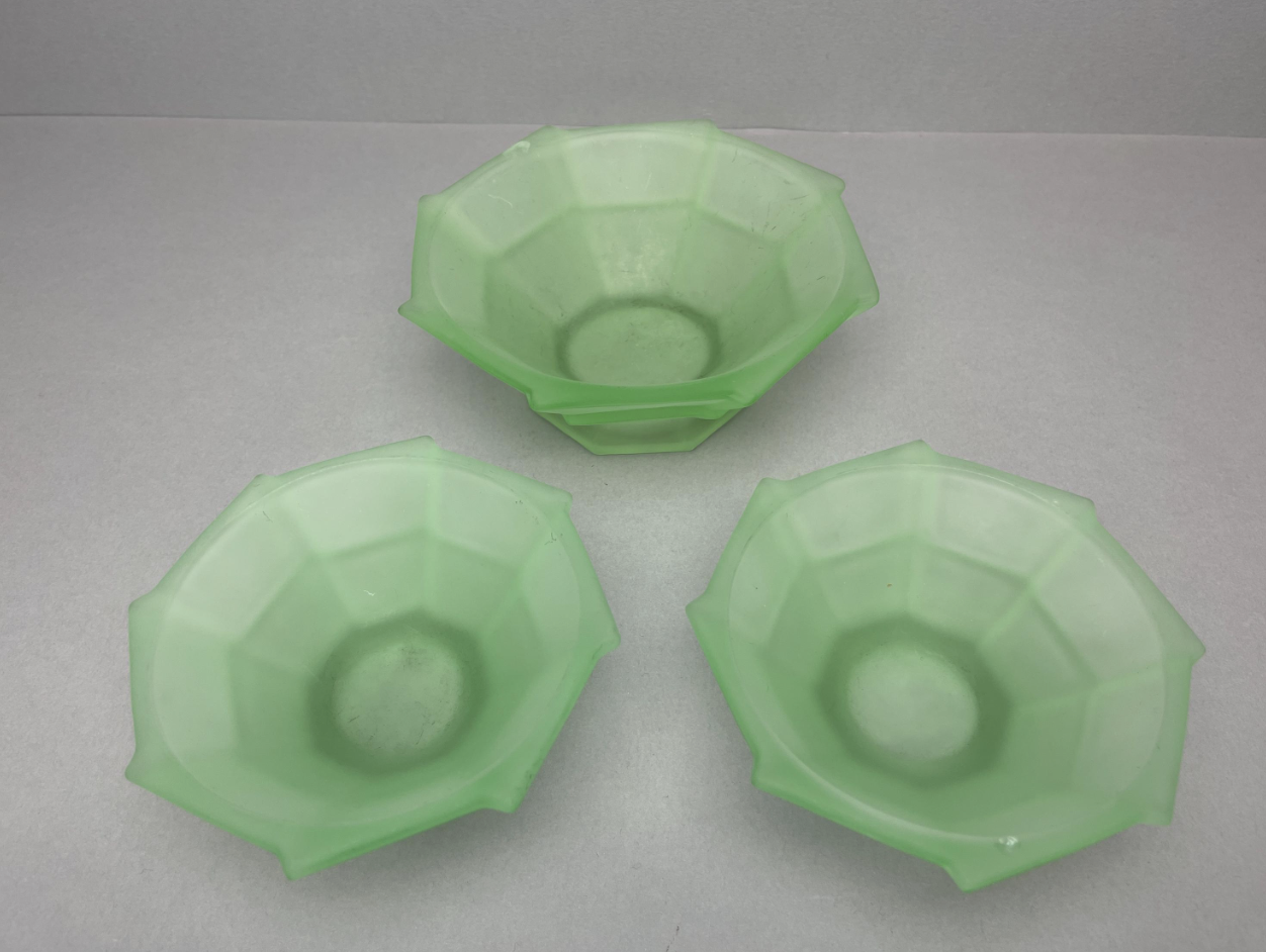 slim fit dress slacks 5 PIECE GREEN GLASS DRESSING TABLE SET – NUWE ROAM main image 1
