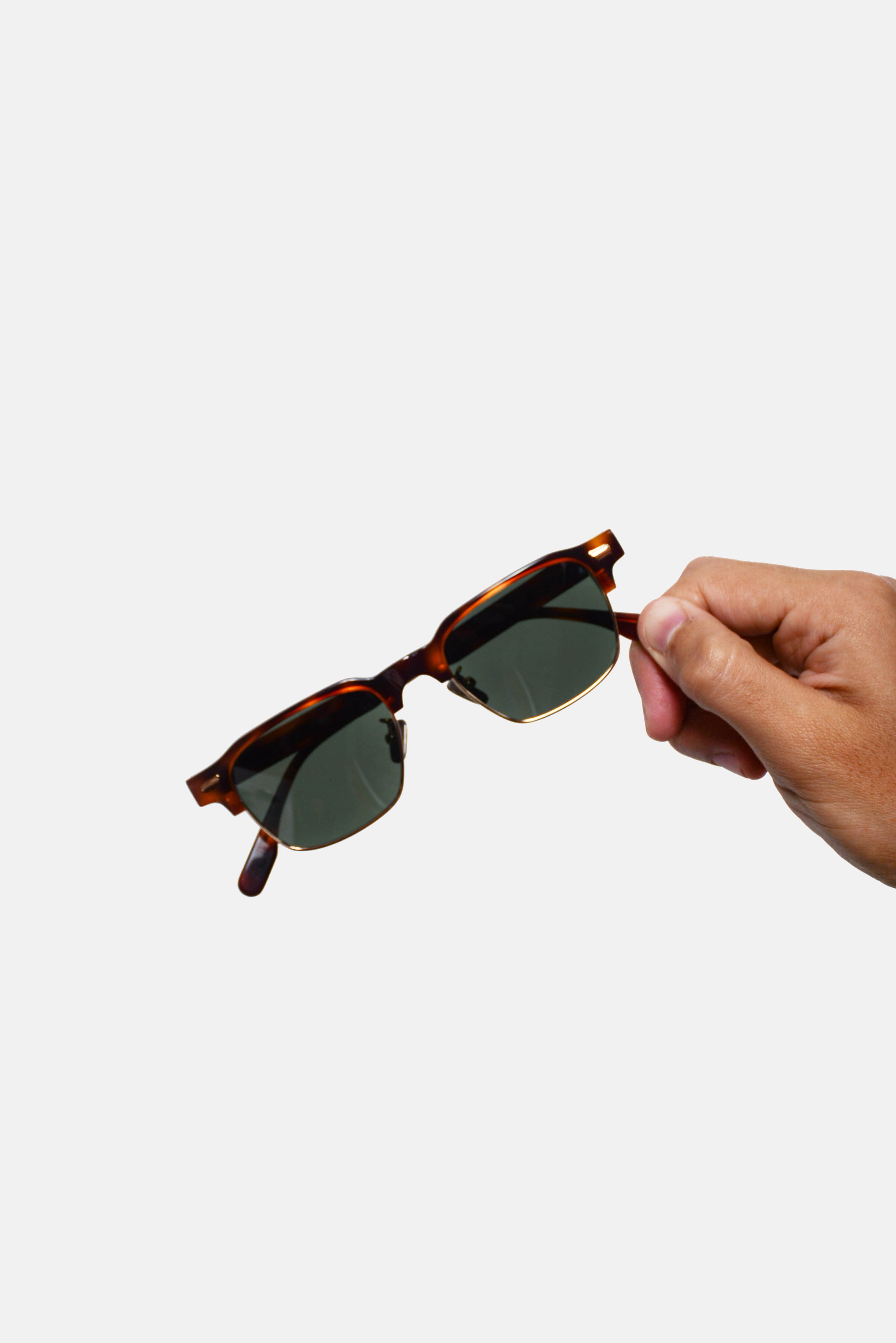 Tatum Sunnies Tortoiseshell Verde 5 copy.jpg