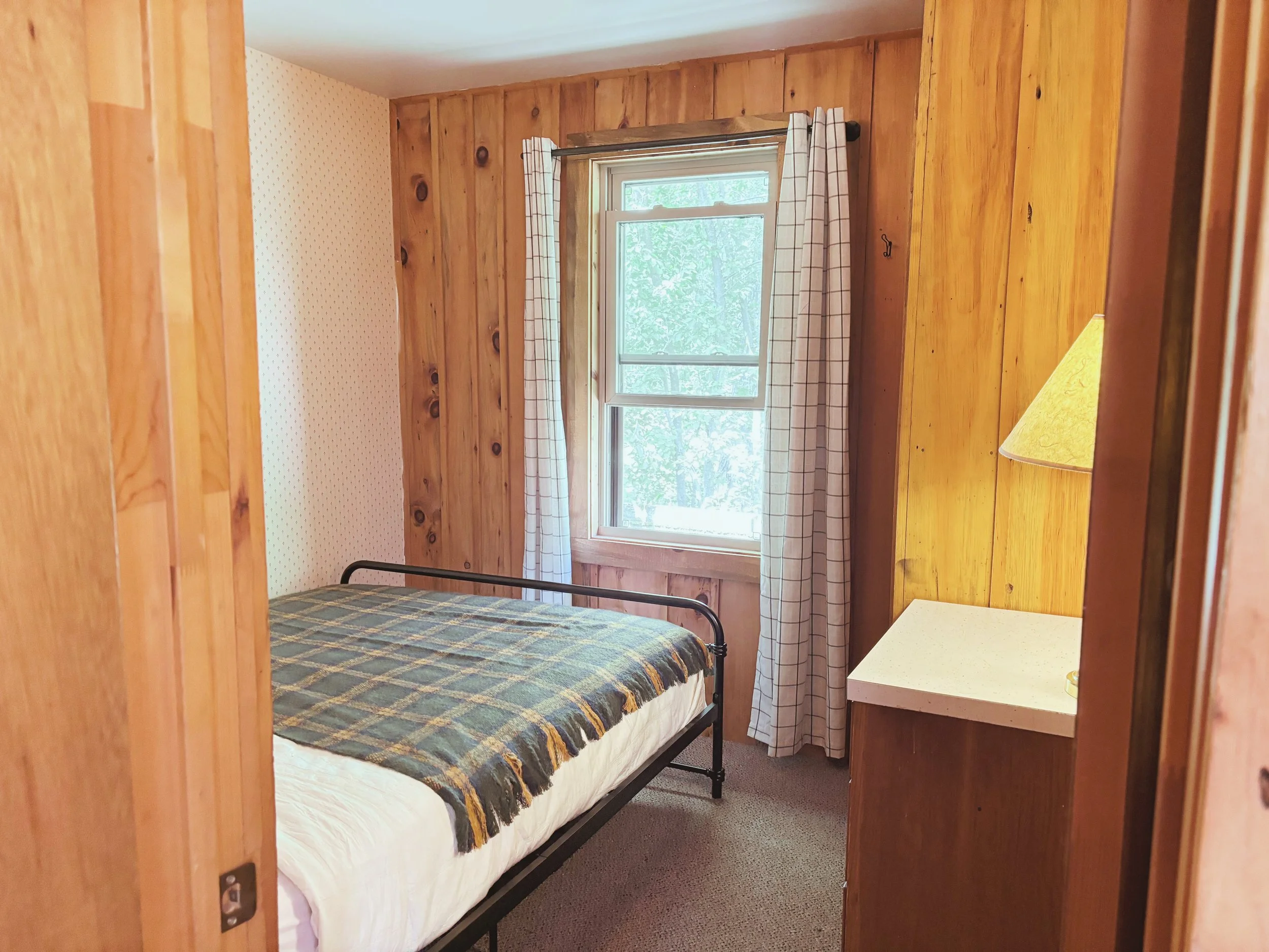 Queen bed