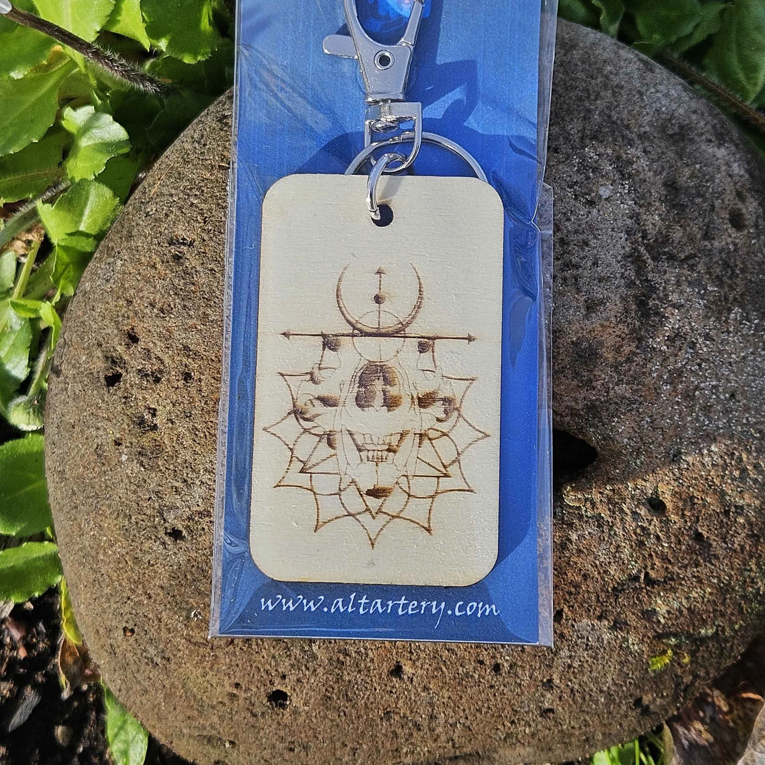 etched_polar bear_keychain_1.jpg