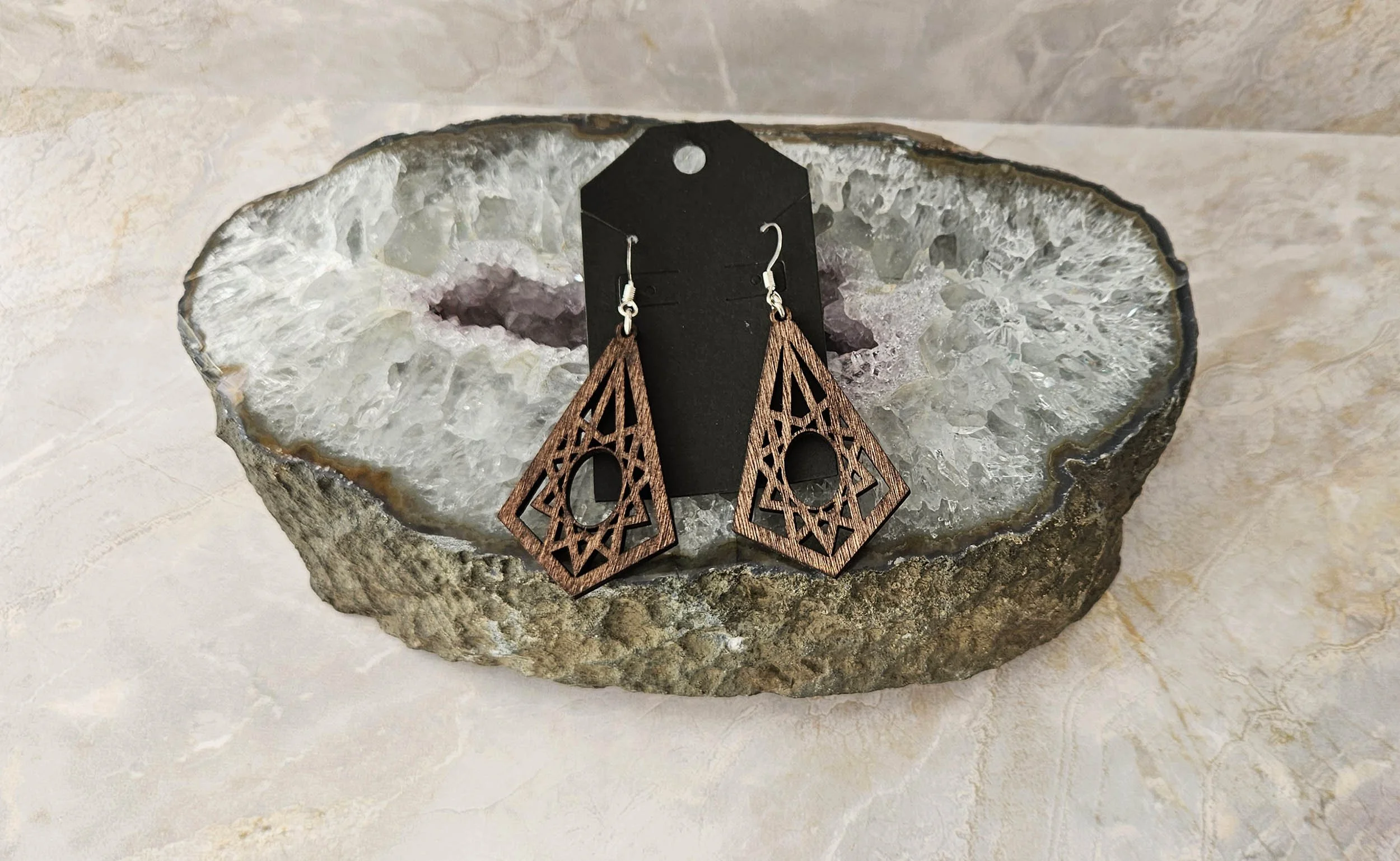 wood_earring_brown_geometry_A1.jpg