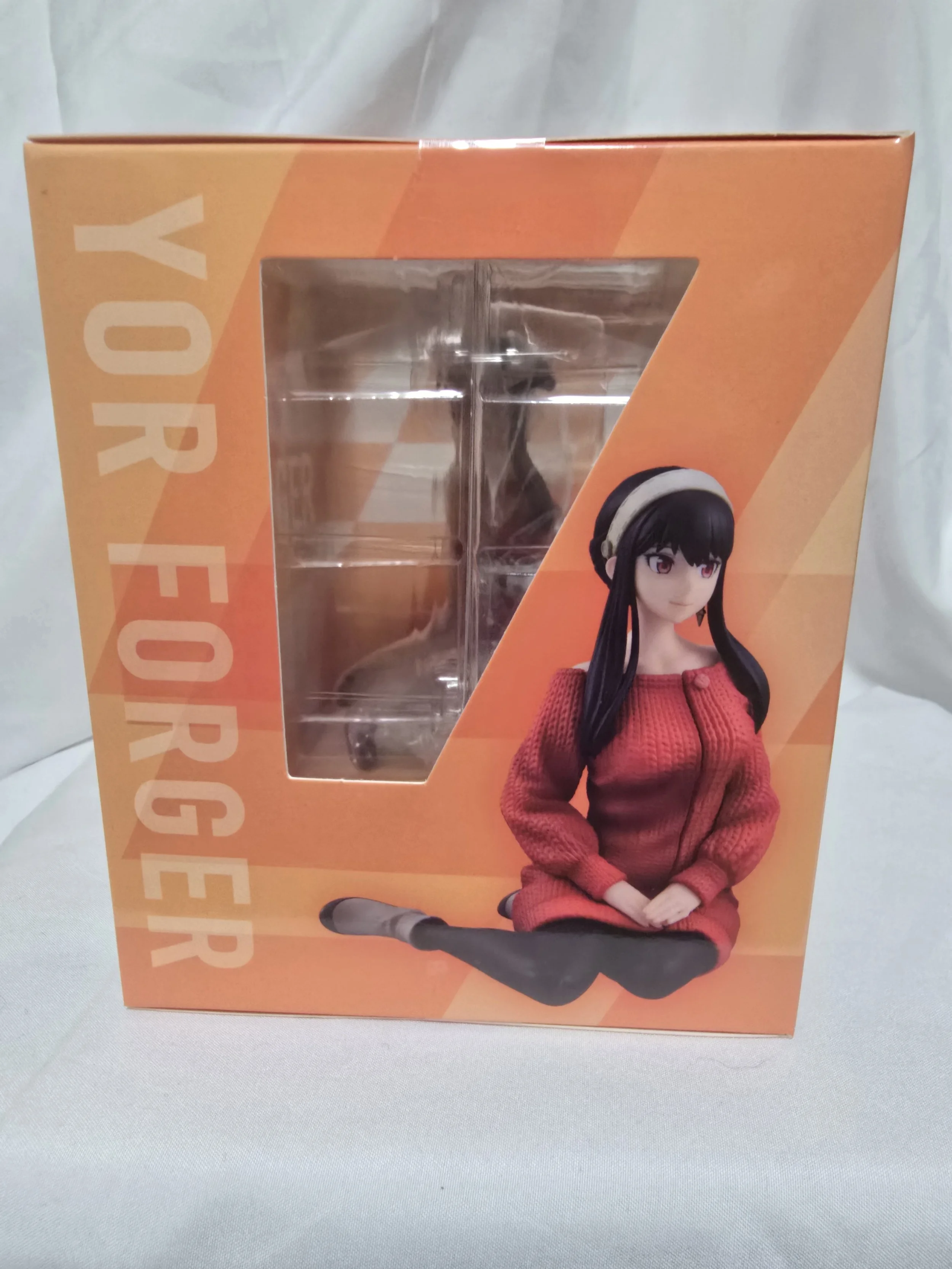 Spy X Family Loid and Yor Palm Size GEM 14.jpg