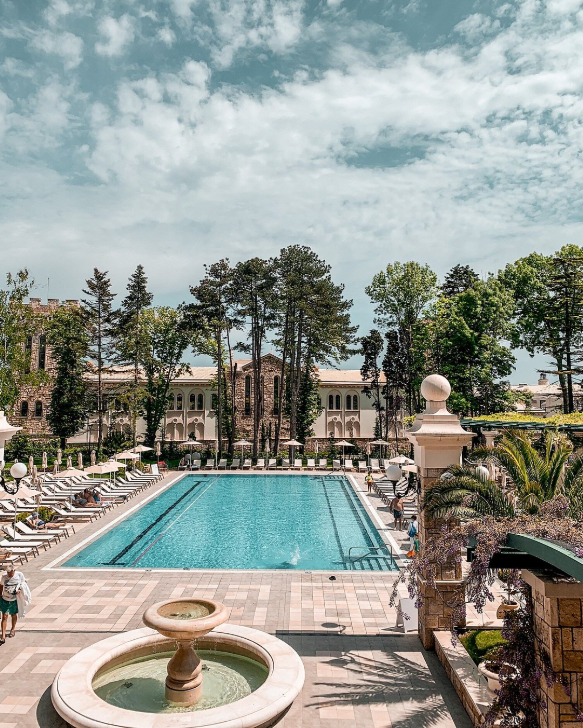 Astor pool and garden.png