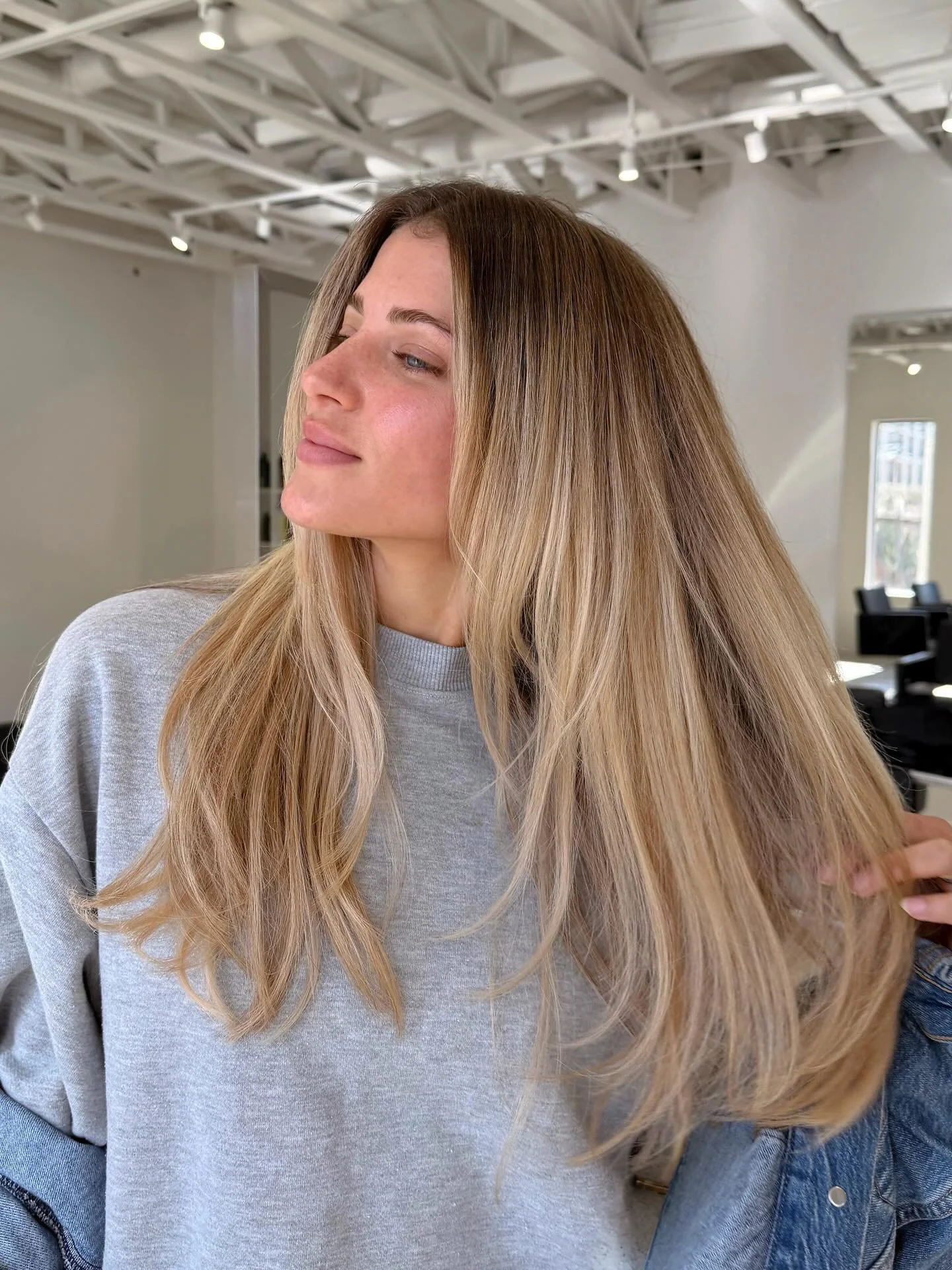 Golden blonde and Ktips for @kennedy.kazeil 🤎🤎🤎

@philocalyhair Bronde Sugar + Hampton Honey