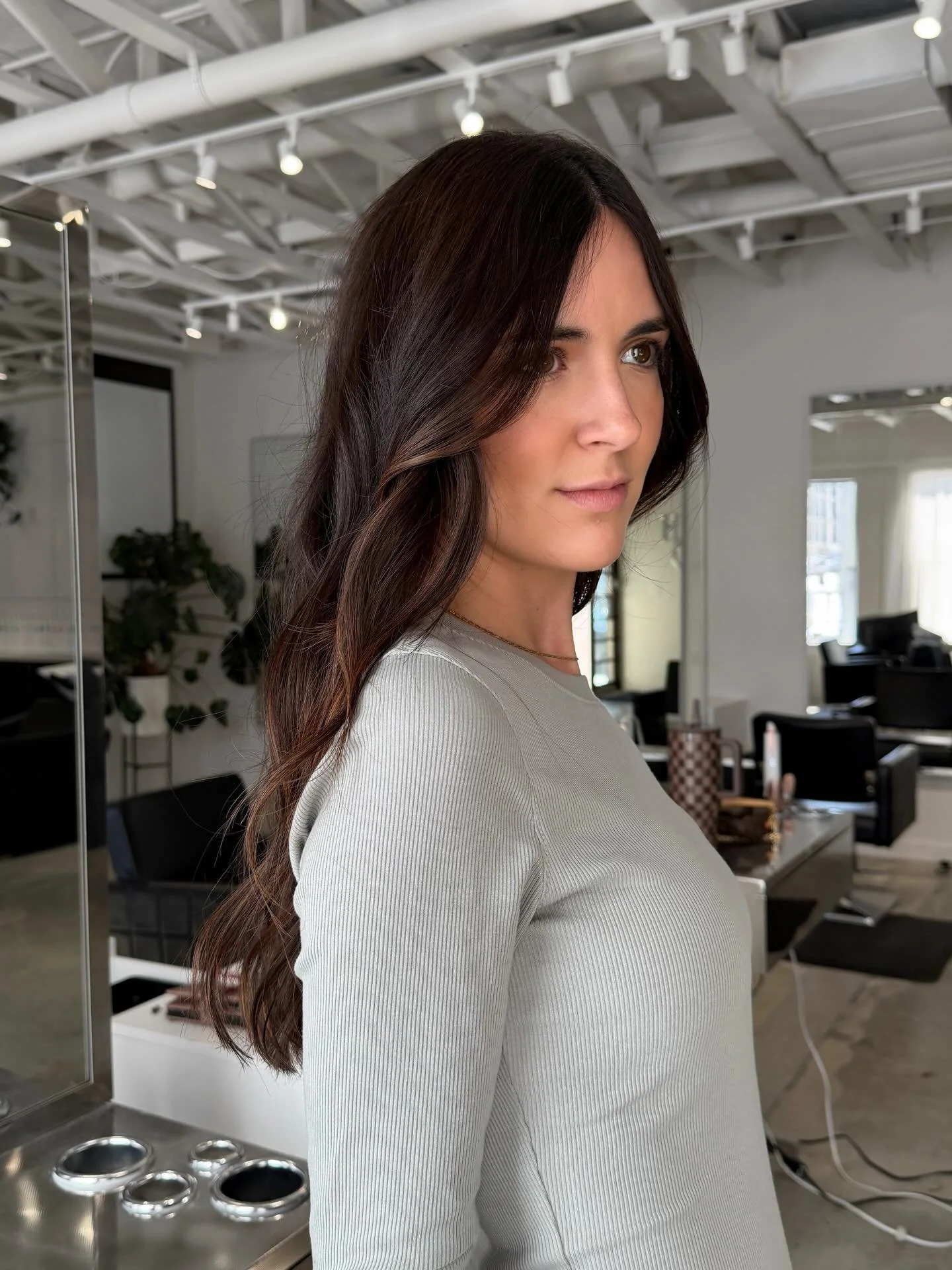 Living vicariously through my brunette clients lately. These gold formulas have me in a chokehold 🙂&zwj;&harr;️🤤