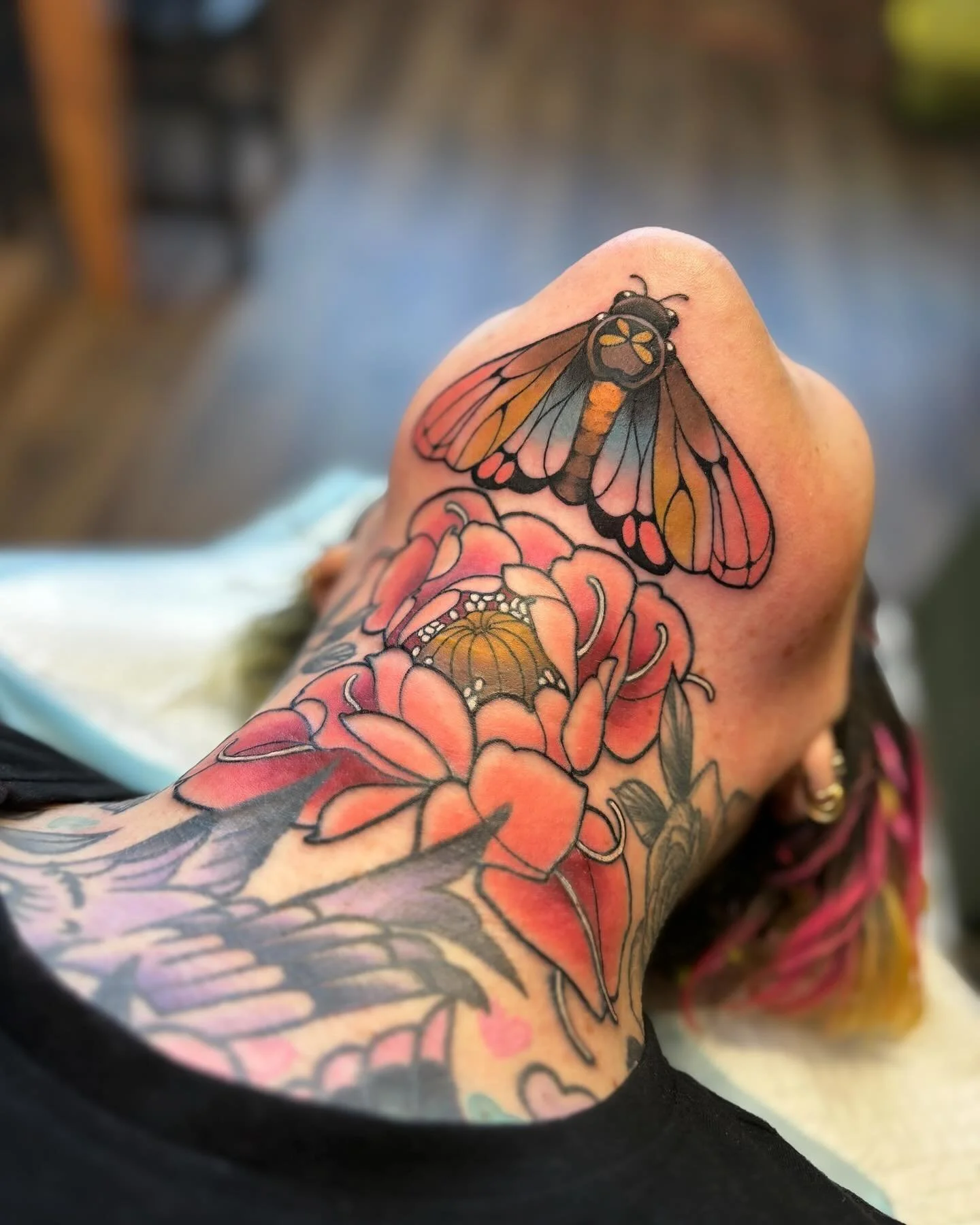 Excited to share this cicada tattoo for Cath, who traveled all the way from Melbourne for the day ✨💪
It was great to give her neck piece a fresh touch-up too. Thanks for making the journey, Cath!

Made at @oldsoultattoostudio 

.
.
.
.
.
.
.
.
.

#T