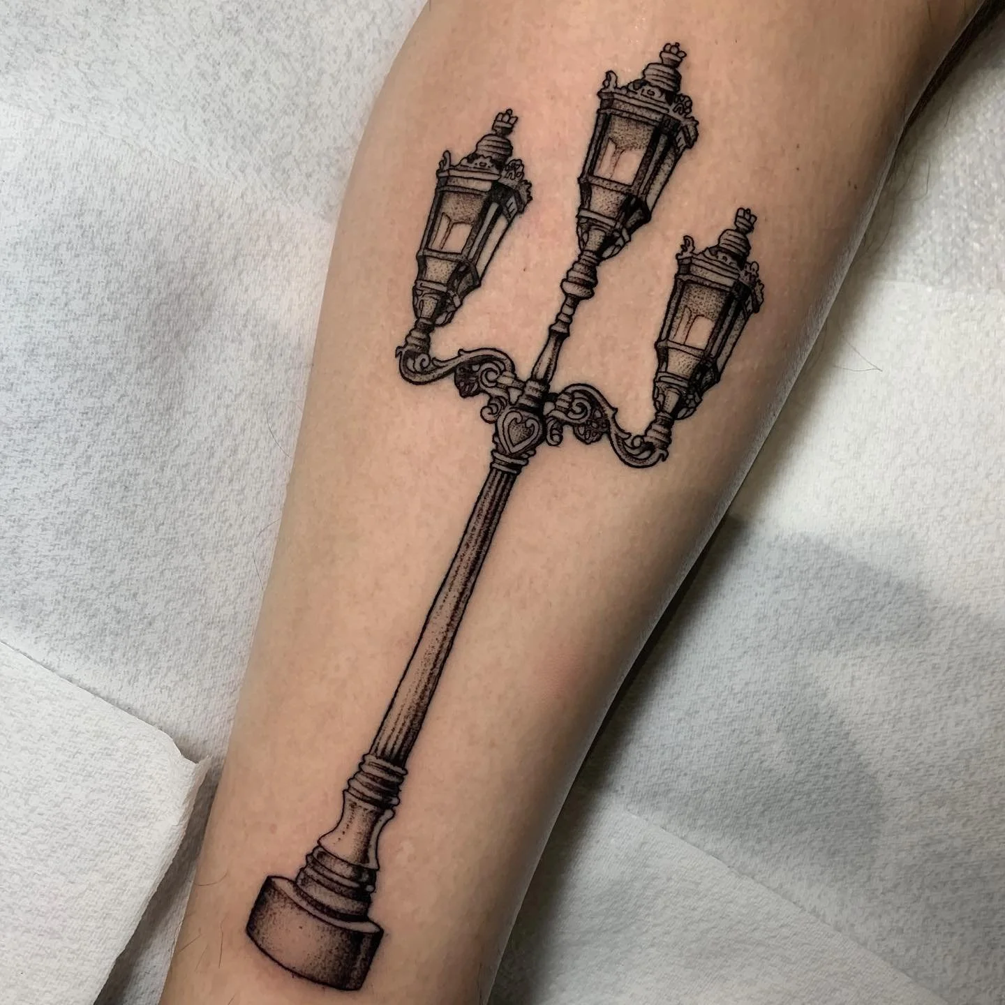Vintage street lamp on the side of the calf for Jayce. Thanks so much mate, it was great tattooing another Aussie! 

@cloakanddaggerlondon