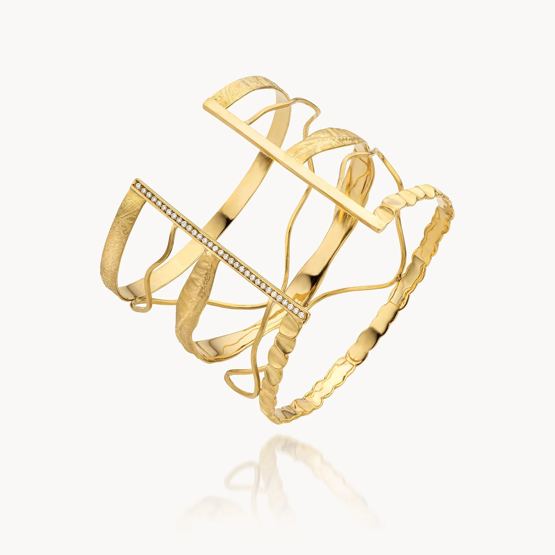 INALYA 1462 May2025-2_FAF8F6_web.jpg