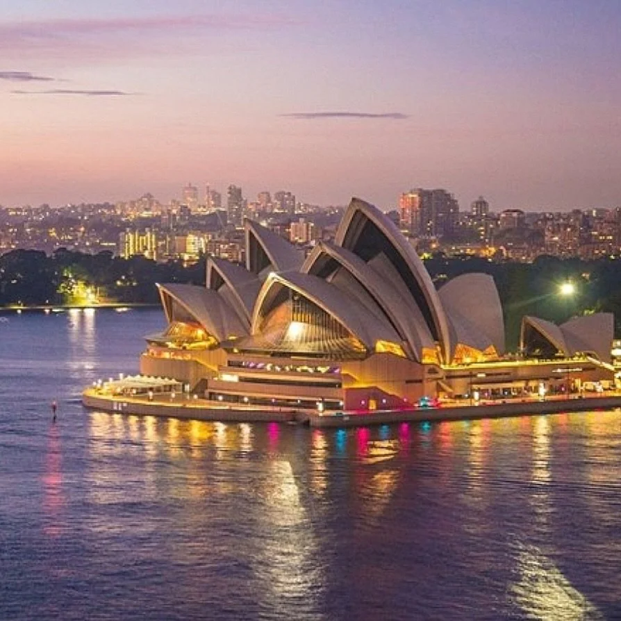 #sydneyharbour #sydneyoperahouse  what a sight! Homi Central is the perfect central base to your Sydney sightseeing! Check out our guest app for the best places to see in Sydney!