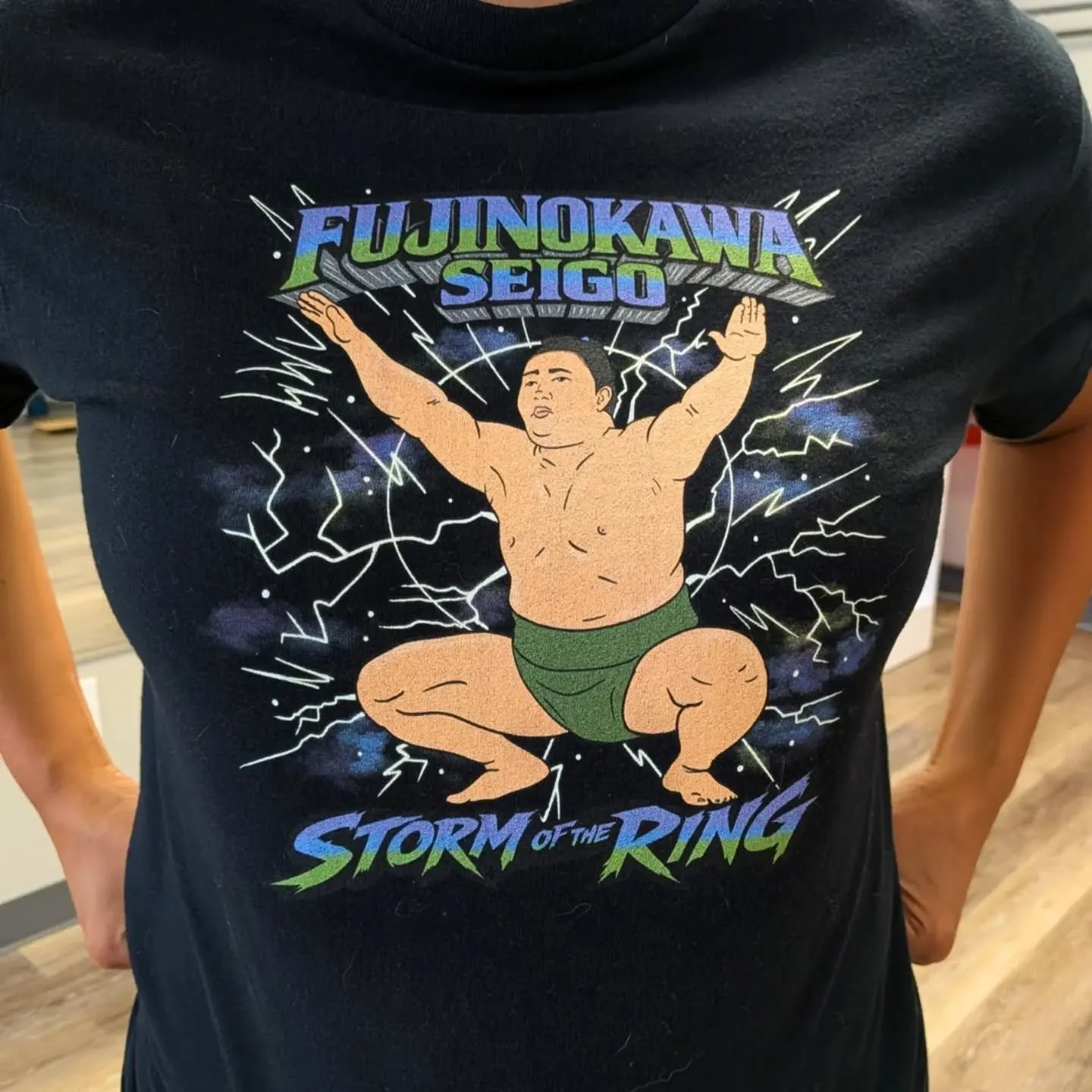 We're rooting for you, Sekiwake. 🌩️ Storm of the Ring &mdash; Fujinokawa Seigo, live in the shop now!

Cheekysumo.com

#fujinokawa #funsumomerch #sumo #basho