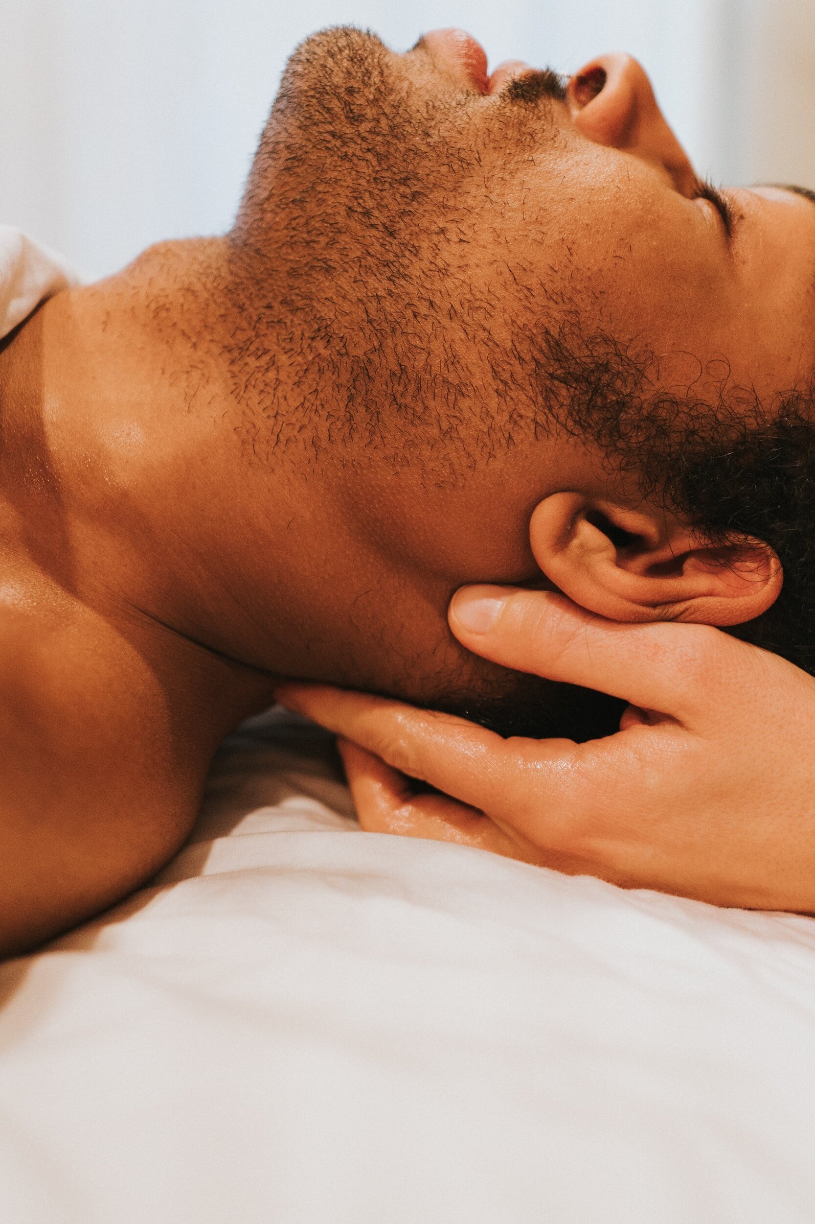 F A C I A L for him  |

$190  (60min)


***

A tailored facial experience created specifically for men's skin. Combining advanced skincare, deep cleansing and restorative massage techniques, this treatment refreshes and rebalances the complexion whil