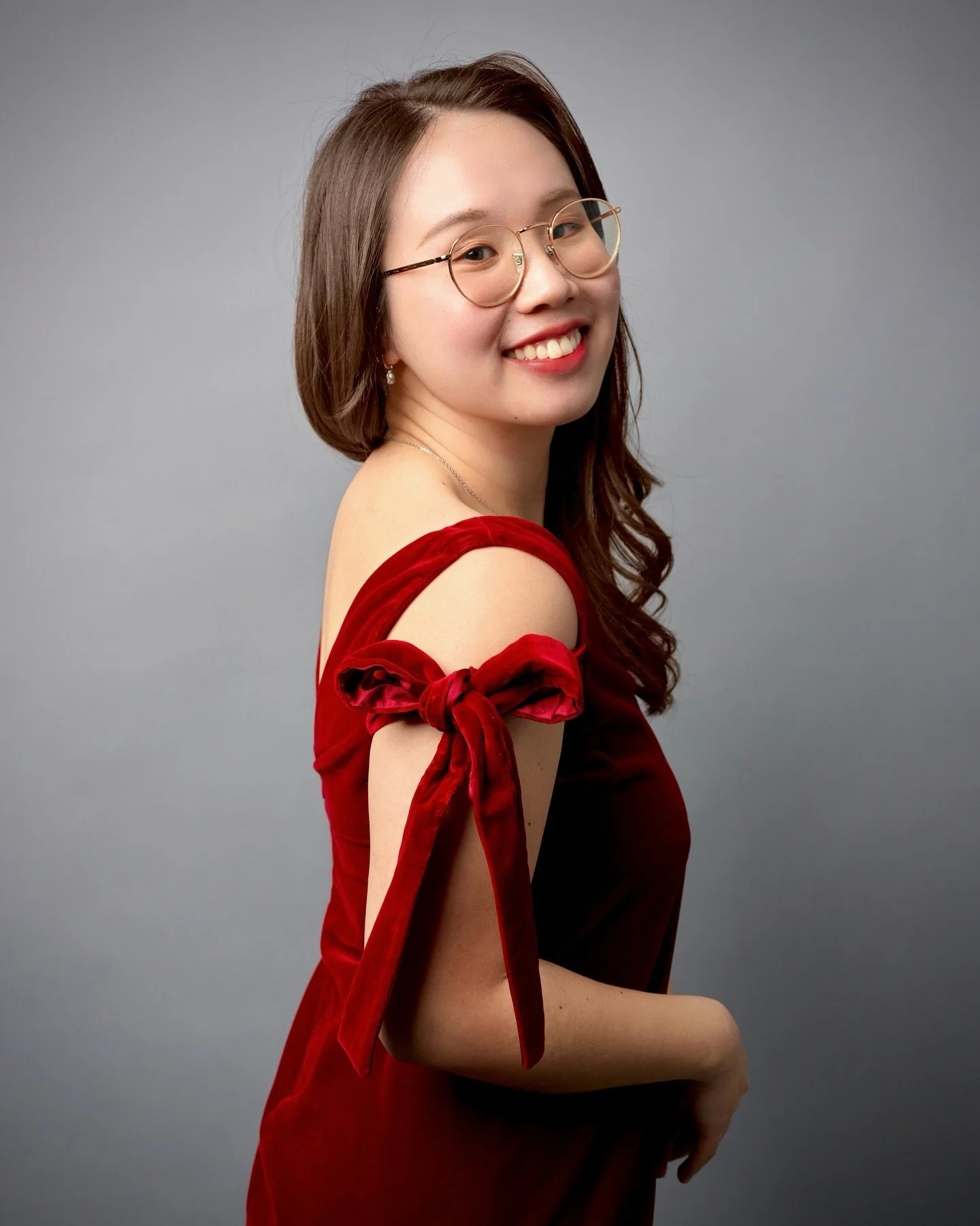 New portraits ❤️🖤
Thanks @kuce.says.have.a.good.day for exploring together and capturing the sensual artistic side of me ✨
📸: @kuceto.photography 
#portrait #photography #musician #artist #pianist #hk