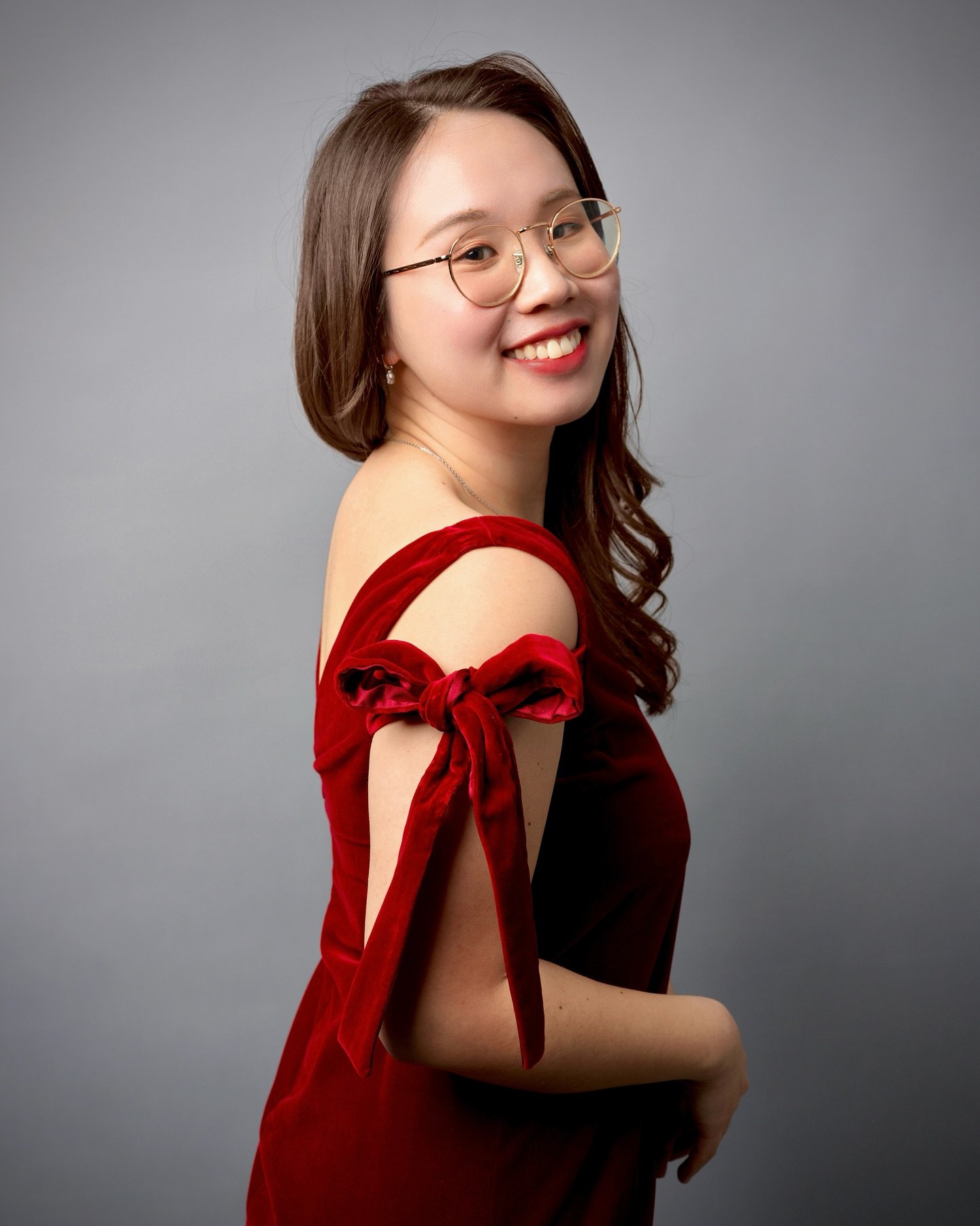 New portraits ❤️🖤
Thanks @kuce.says.have.a.good.day for exploring together and capturing the sensual artistic side of me ✨
📸: @kuceto.photography 
#portrait #photography #musician #artist #pianist #hk