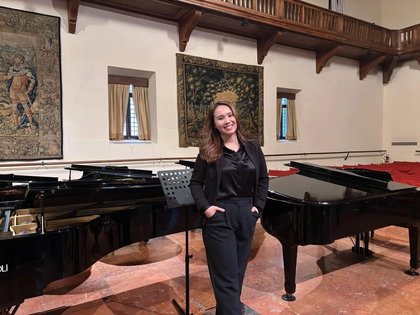 So grateful to be with the dream team at the The Solti-Peretti R&eacute;p&eacute;titeur Course @solti_accademia in Venice 🇮🇹🤌🎶🌊🌅
New skill unlocked: Conducting! 🪄
Venue: @fondazionecini