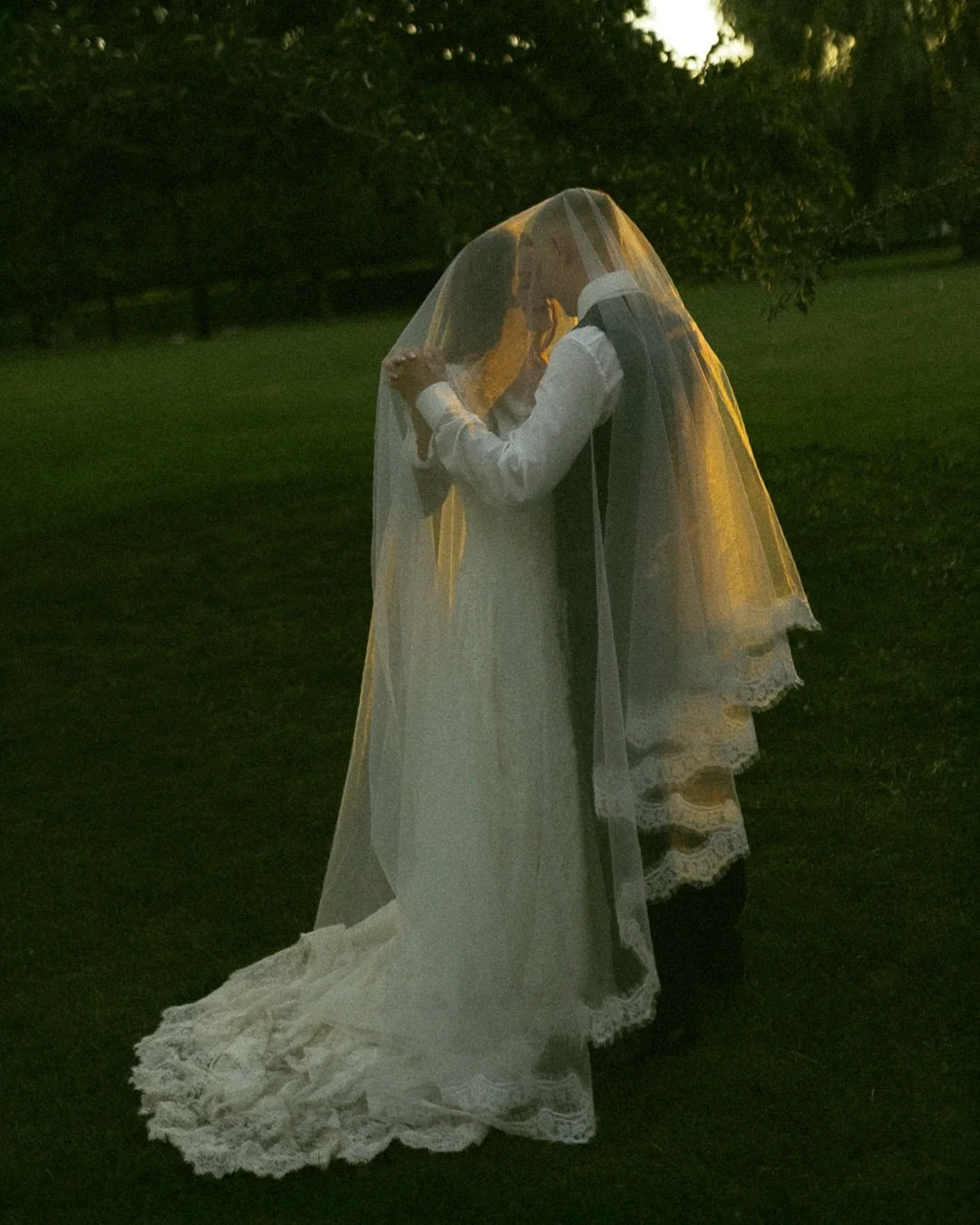 Some moments stay quiet but live forever. Throwback to a summer wedding in Orangeriet, Copenhagen. A blend of digital and analog film, where nostalgia feels real. 🥀

.
.
.
Copenhagen Wedding Photographer, Bryllupsfotograf K&oslash;benhavn, Orangerie