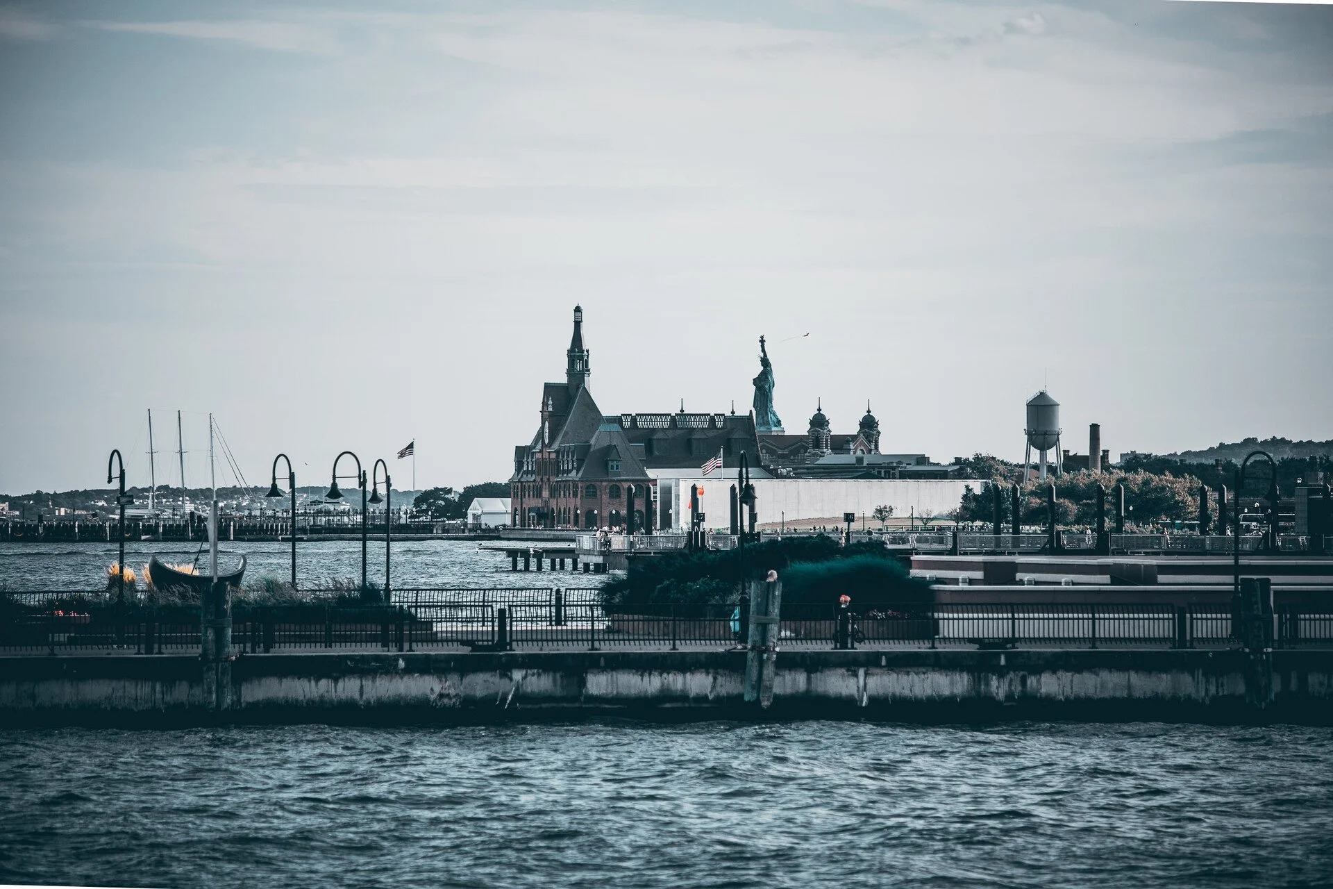 Ferry-11.jpg_compressed.JPEG