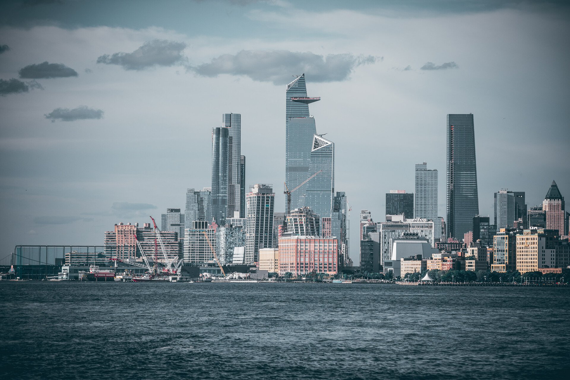 Ferry-15.jpg_compressed.JPEG