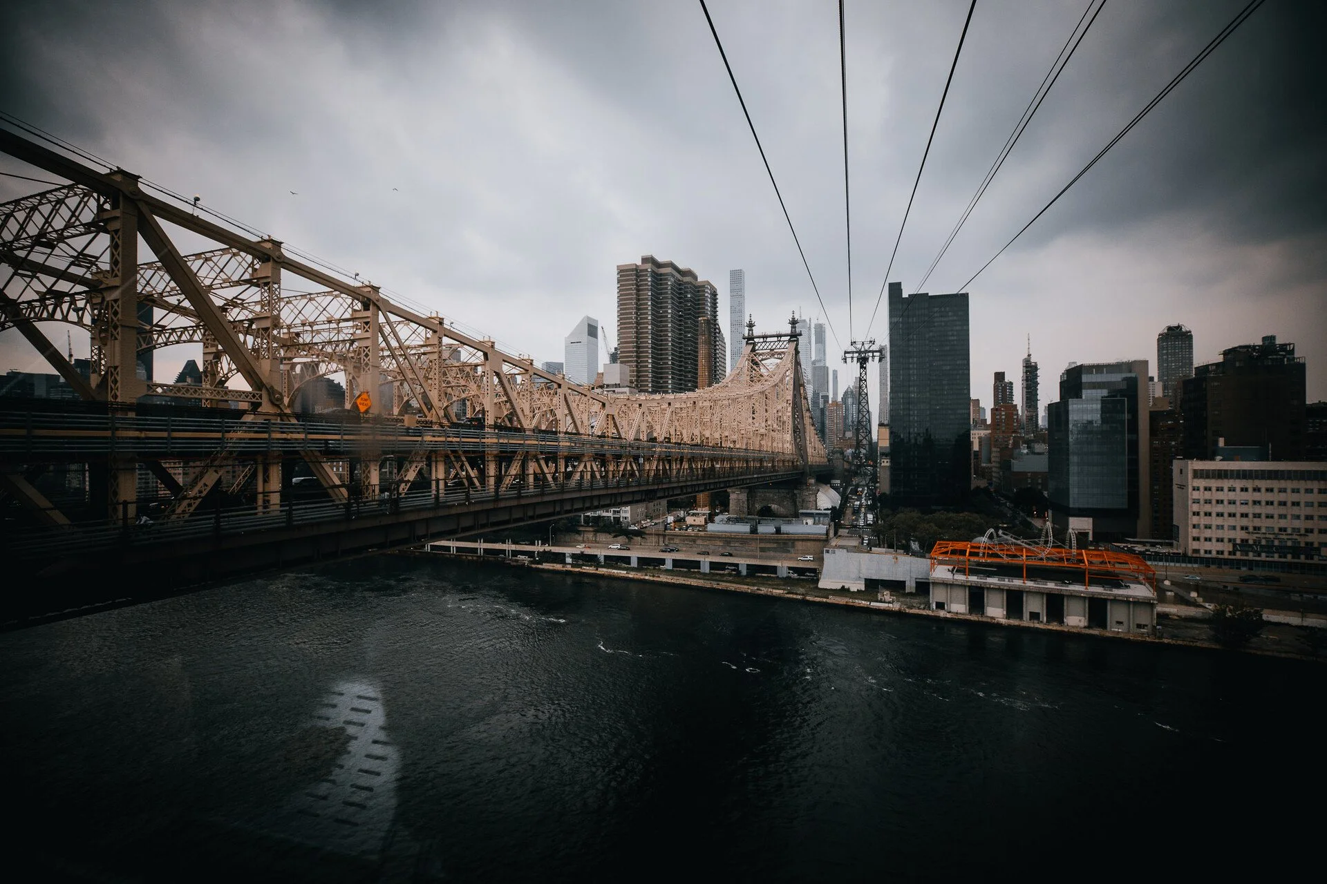 ROOSEVELT CABLE CAR - NYC 22.JPEG