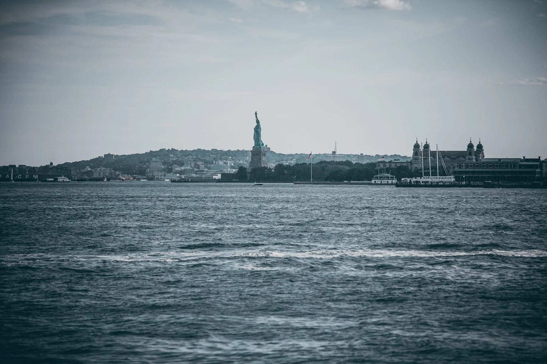 Ferry-20.jpg_compressed.JPEG