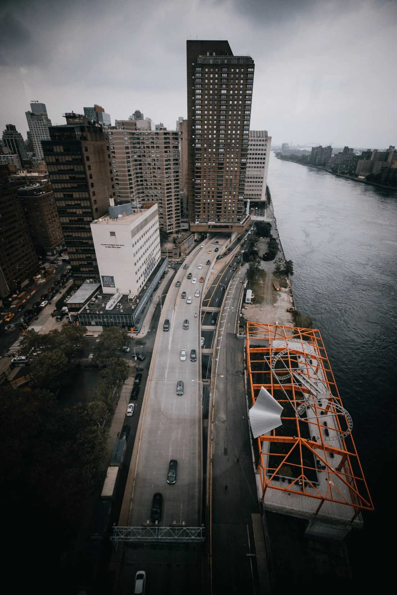 ROOSEVELT CABLE CAR - NYC 17.JPEG