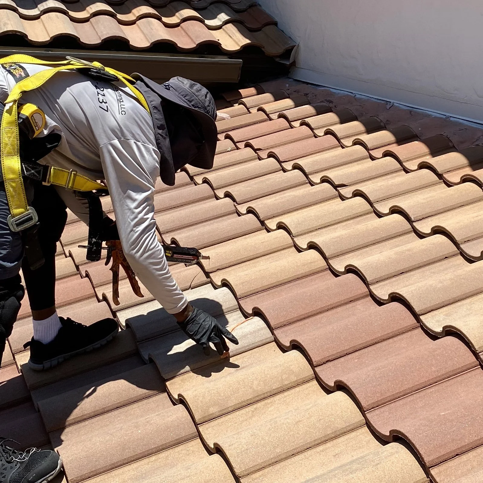 Cracked tile repair and broken tile replacement in winter park florida