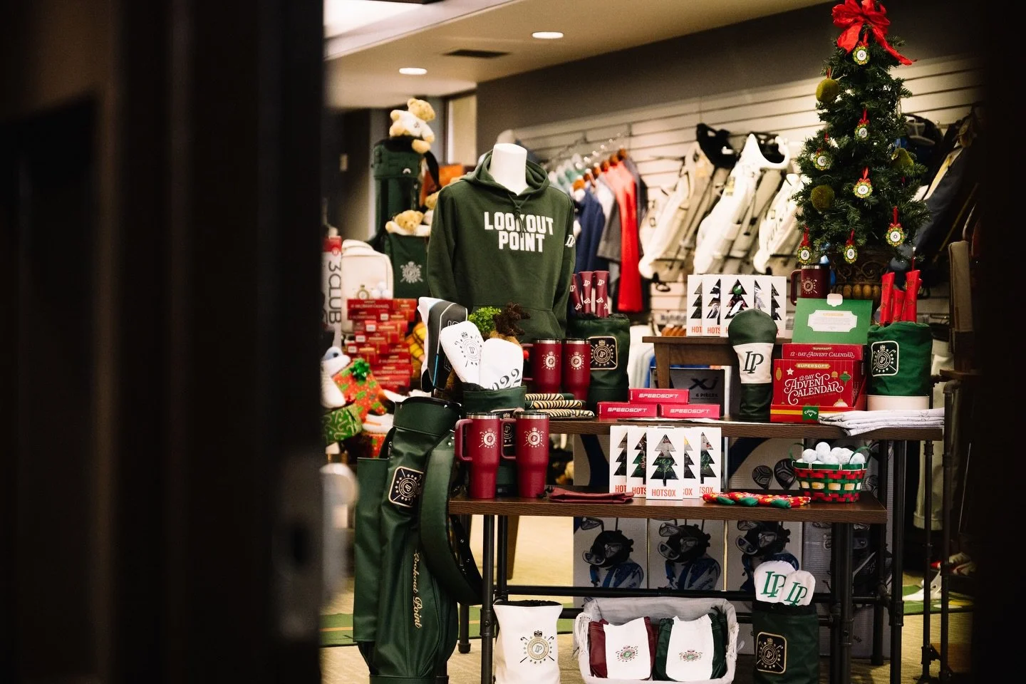 🧸&hellip; Black Friday and holiday sales are underway with great finds throughout the Golf Shop. Drop in and discover something perfect for the season.

#lookoutpointcc