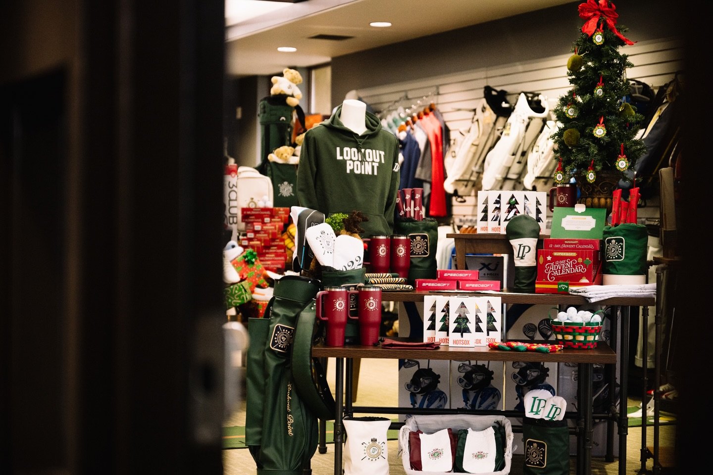 🧸&hellip; Black Friday and holiday sales are underway with great finds throughout the Golf Shop. Drop in and discover something perfect for the season.

#lookoutpointcc