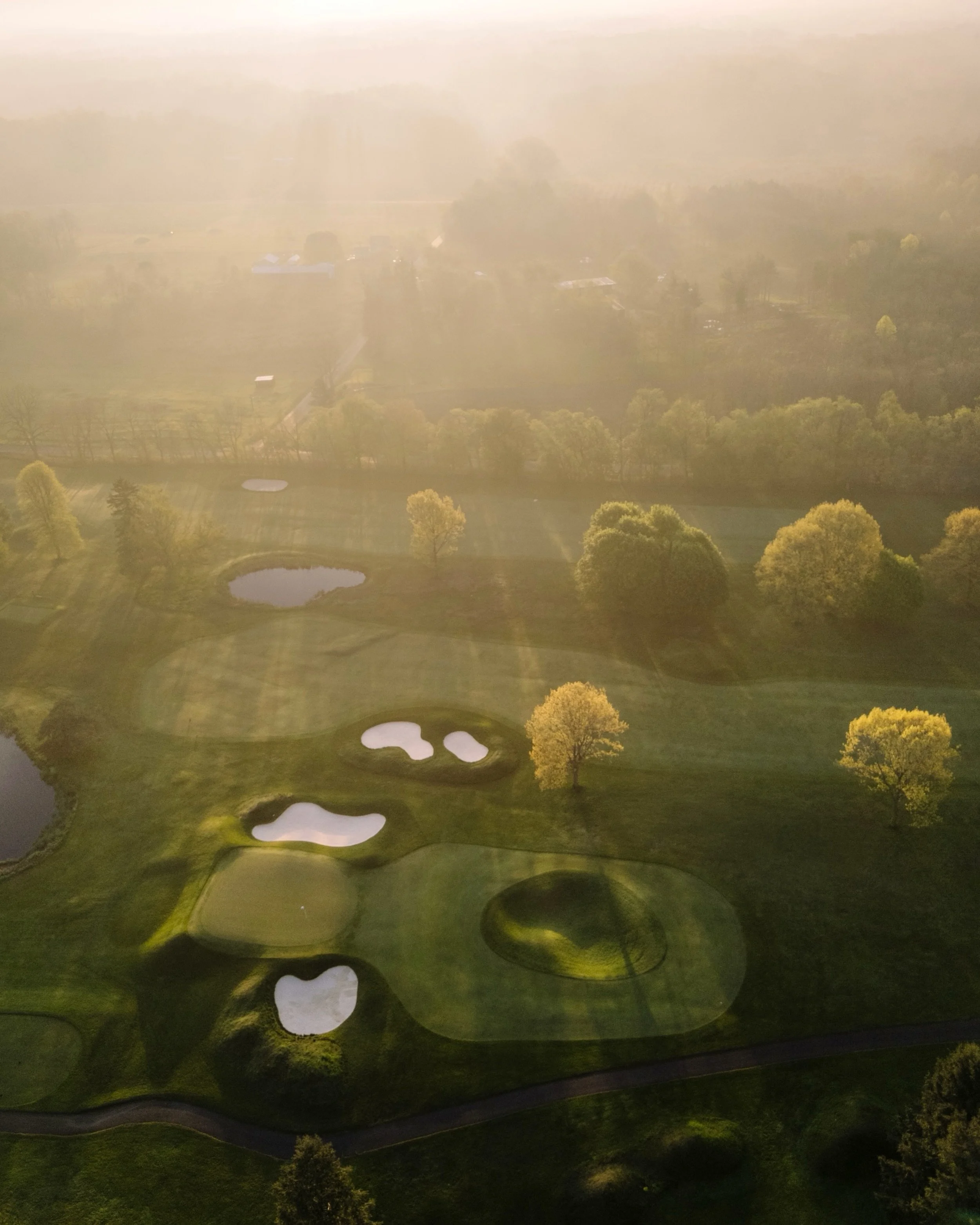 💛&hellip; sunlight spilling over the course, painting it in warm yellow hues. If only time would stand still. These are the slow, long-weekend days worth holding on to.

#lookoutpointcc