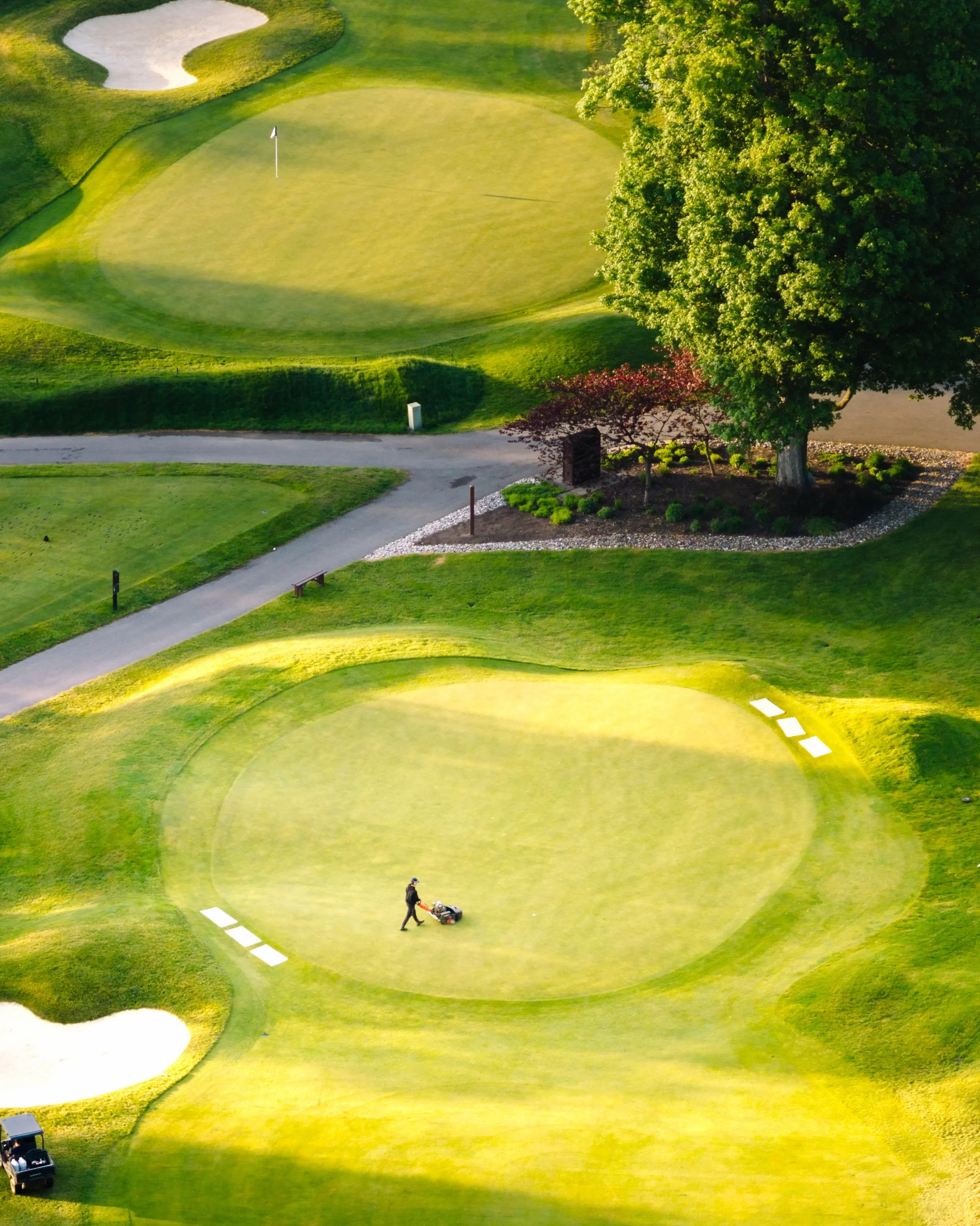🌳&hellip; dedication before daylight, meticulous standards. The work behind the scenes rarely seeks attention, but deserves plenty of it this week leading up to our Invitational. Shoutout to our Course &amp; Grounds crew.

#lookoutpointcc