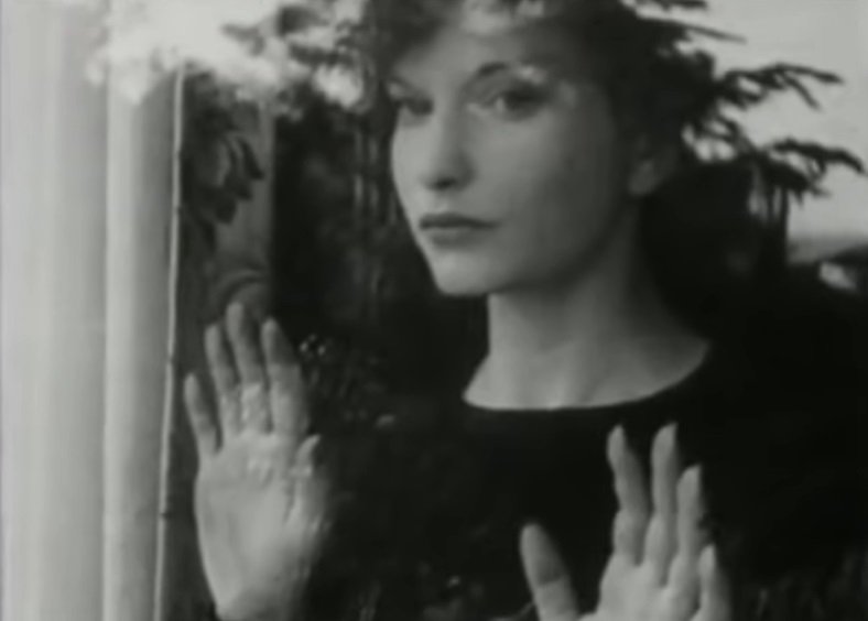Avant-garde film&nbsp; &nbsp; Meshes of the Afternoon - Maya Deren 1943
