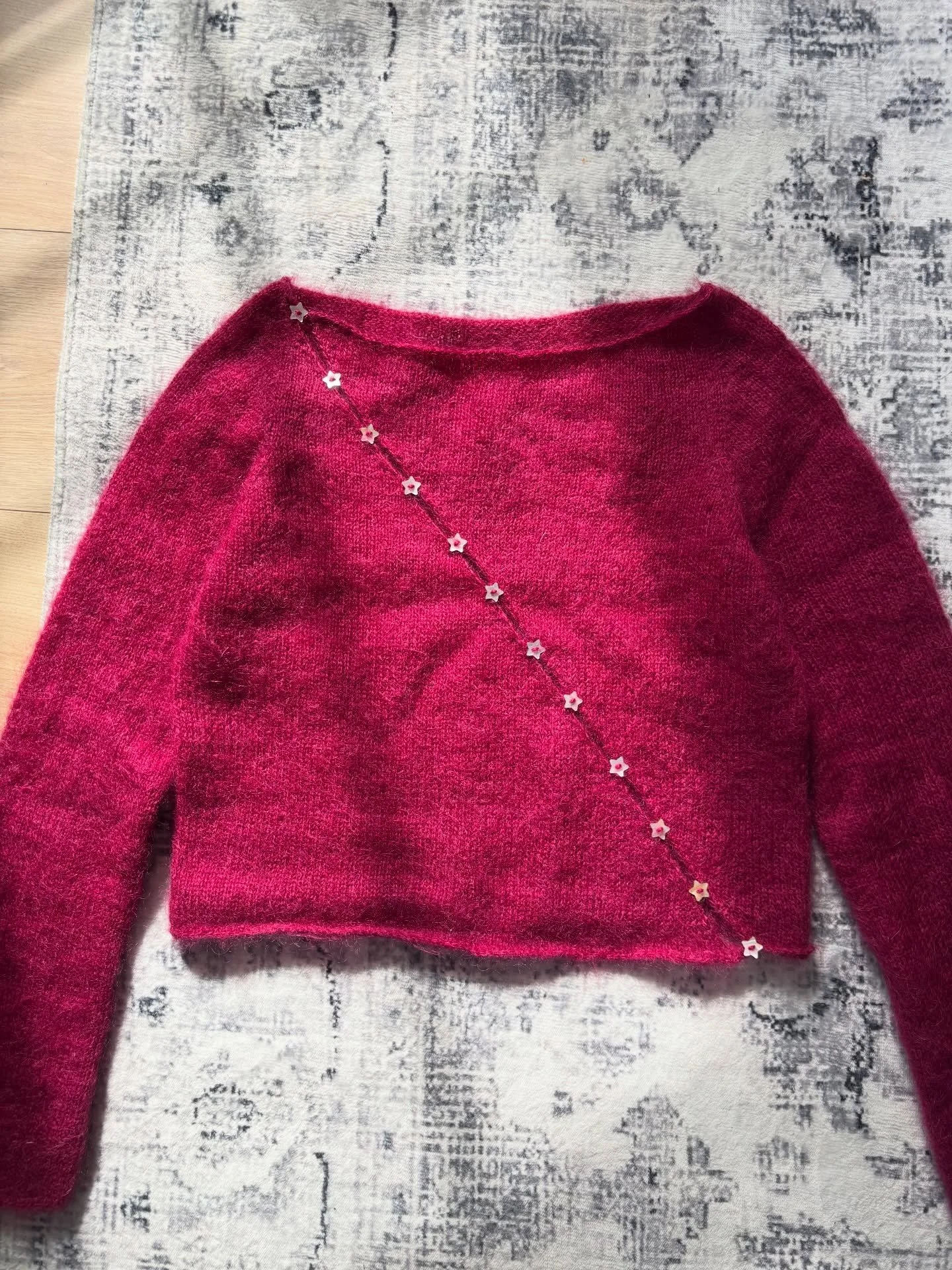 My finished #valerieblouse by @petiteknit ✨ this was so much fun and I&rsquo;m in love with my little star buttons 🫶🏻 

Knit in 2 strands drops kid silk mohair on 3.5mm needles 

#knitting #knit #knitter #yarnaddict