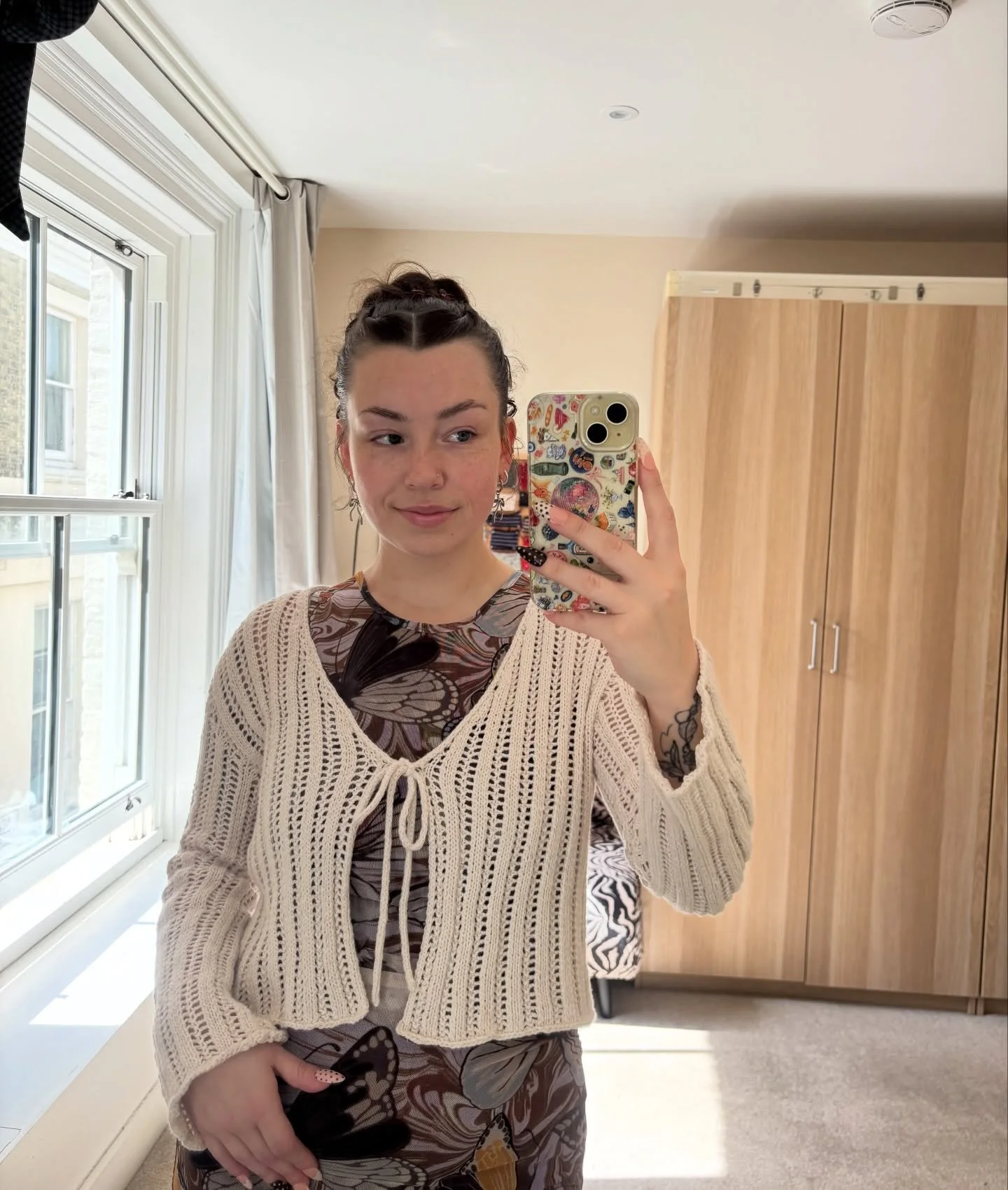 It&rsquo;s been so exciting to have this in testing! Genuinely the most involved design I&rsquo;ve done from the stitch pattern to the shaping, but I&rsquo;m so happy with it and I can&rsquo;t wait to share my testers versions with you !! ☀️

#knit #