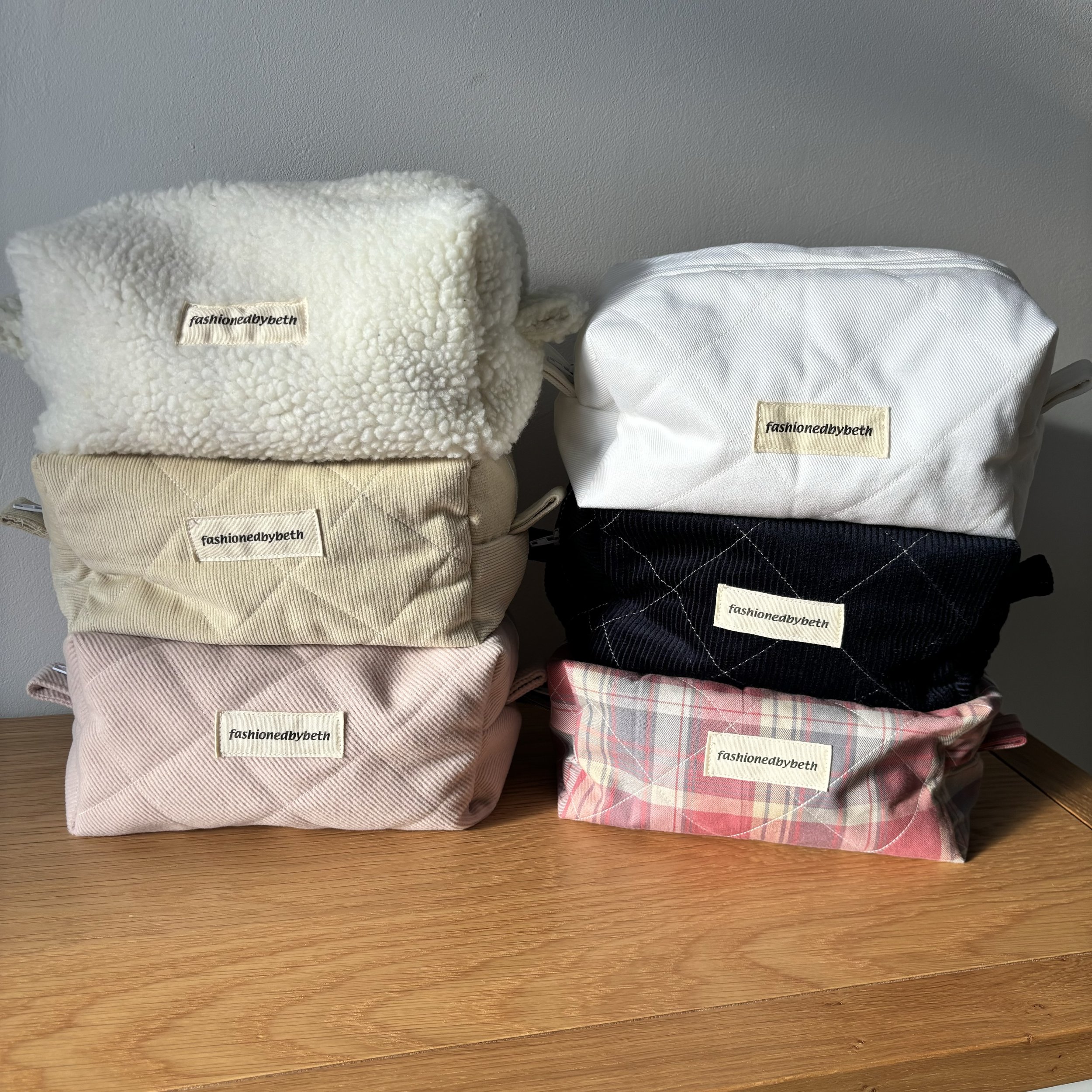 Midi box pouch