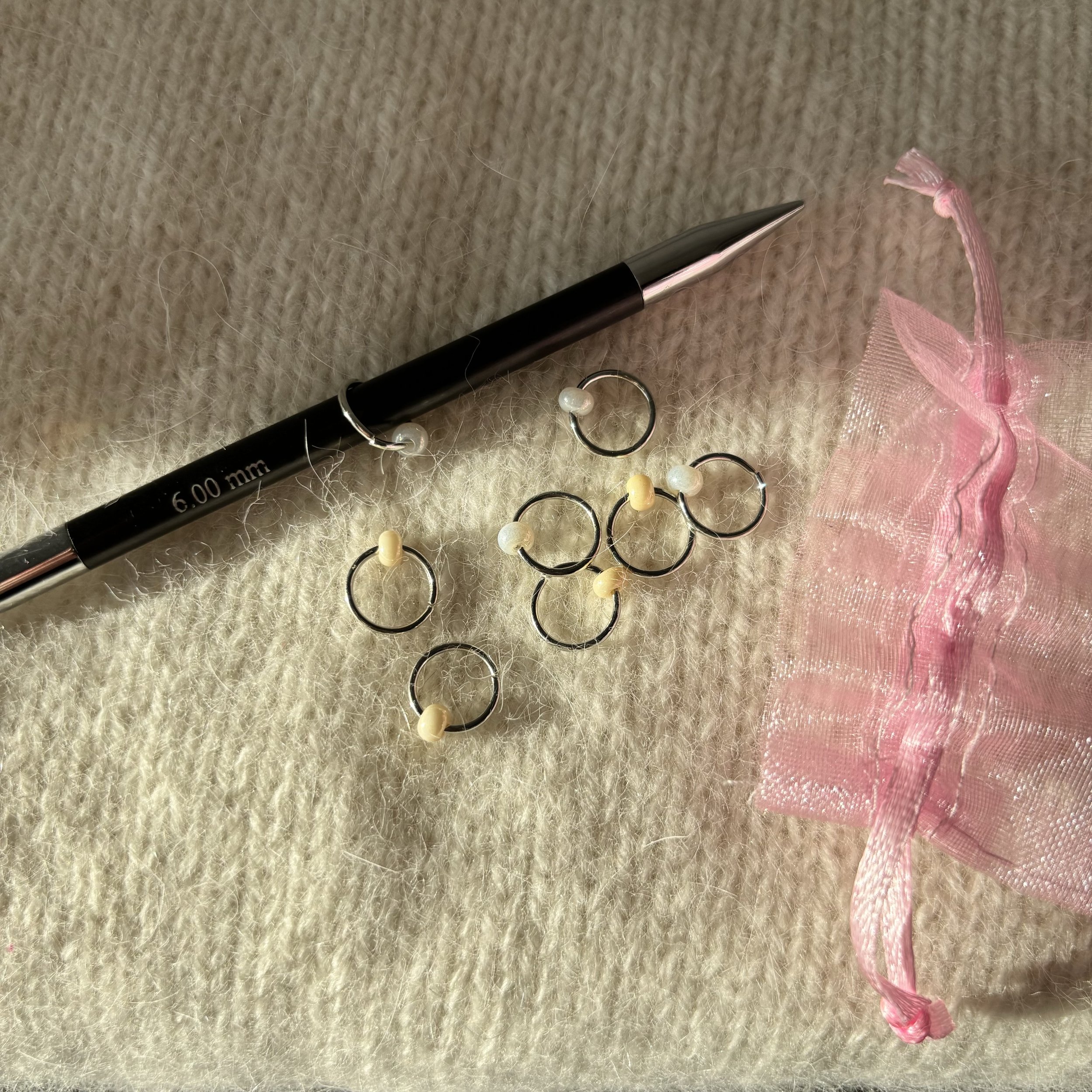 medium stitch marker (set of 8)
