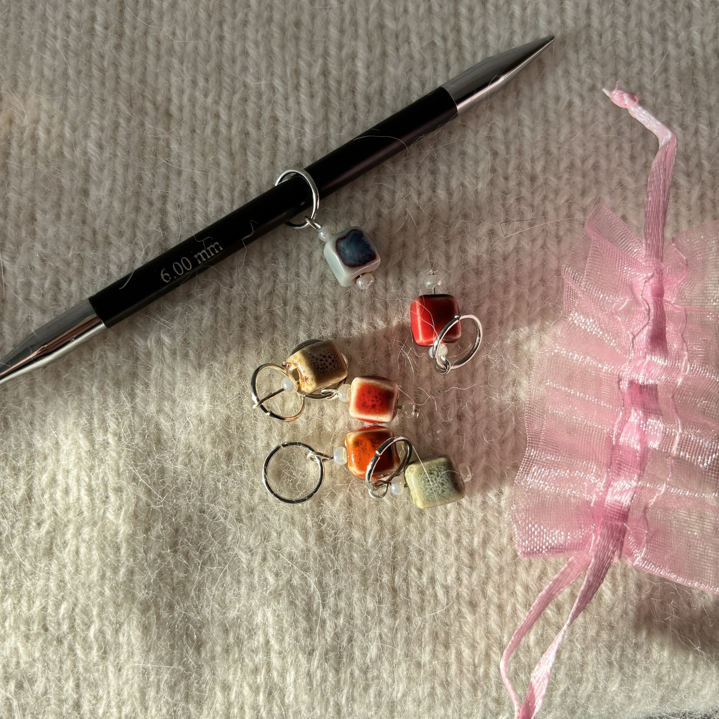 medium stitch marker (set of 6)