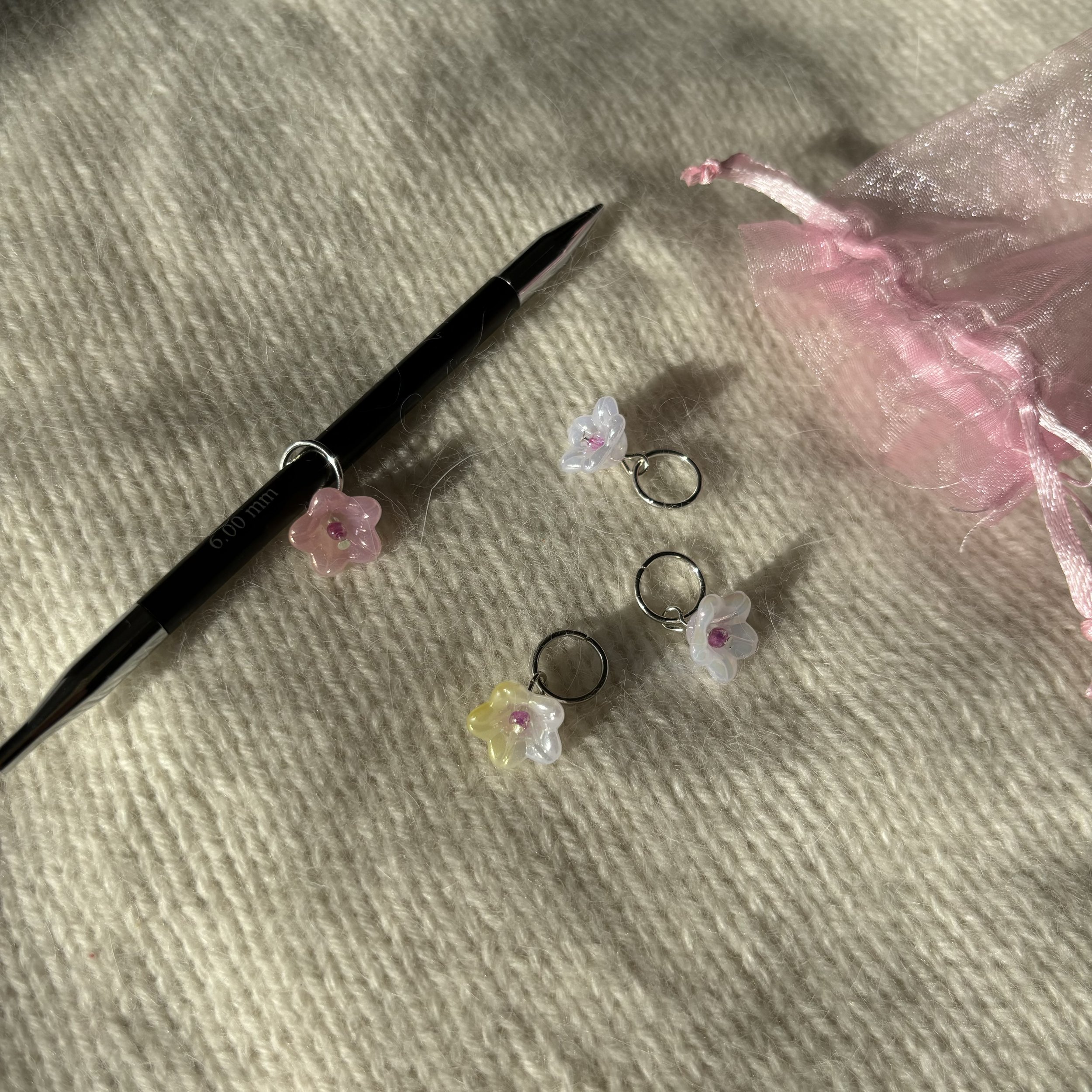 medium stitch marker (set of 4)