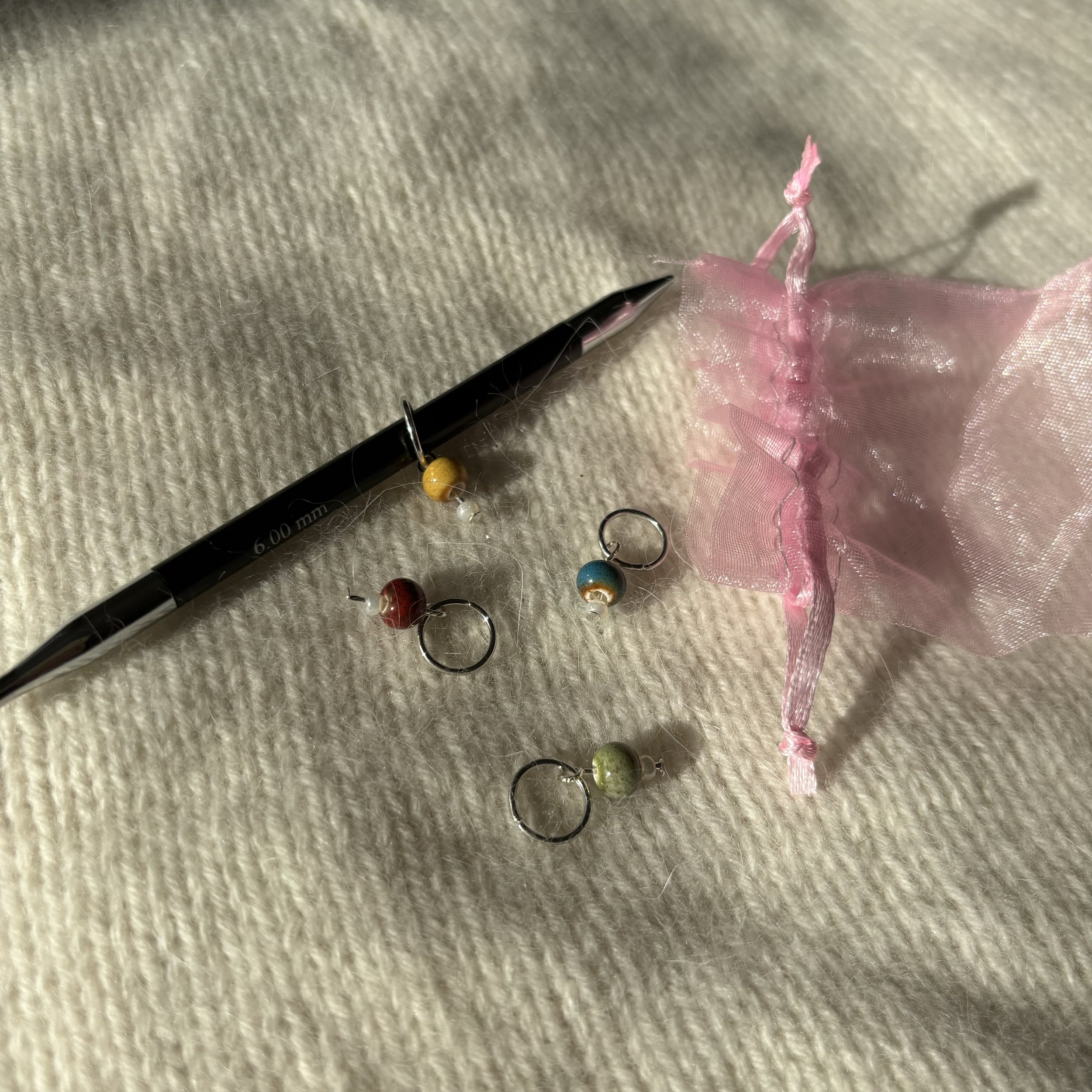 medium stitch marker (set of 4)